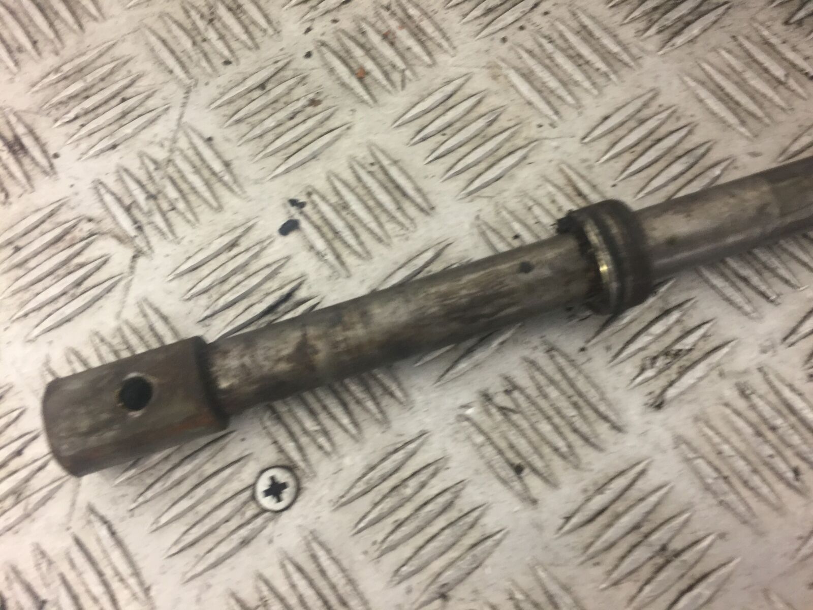HONDA ST1100 PAN EUROPEAN REAR WHEEL SPINDLE YEAR 1997 (STOCK NO 351) non abs