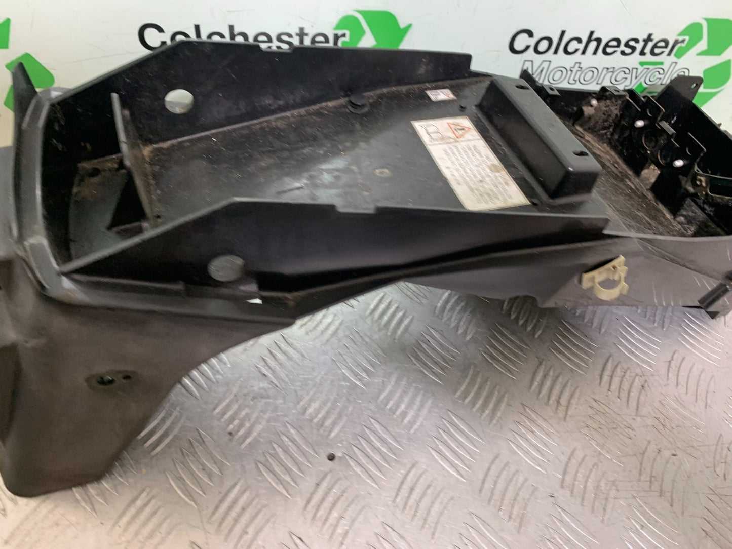 TRIUMPH 955I SPRINT RS REAR MUDGUARD  YEAR 1999-03 (CMB1313)