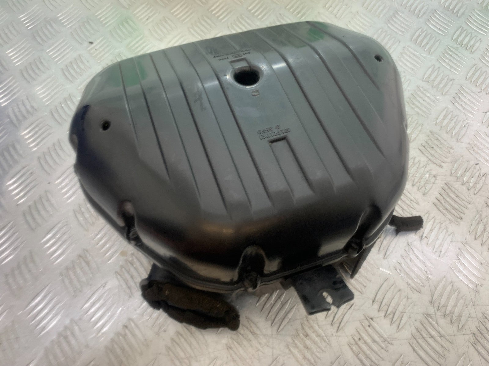 SUZUKI GSXR600 GSXR 600 K1 K2 K3 AIRBOX  1999-03 (CMB1284)