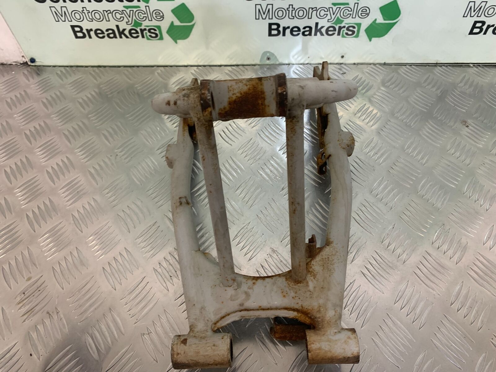 YAMAHA XT250 XT 250 SWINGARM  YEAR 1980-1982  (STOCK 944)