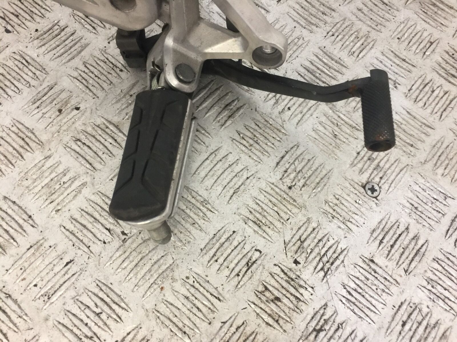 HONDA CB650 F CB 650 FA-H FRONT RIGHT HANGER  YEAR 2017-2019 (STOCK 710)