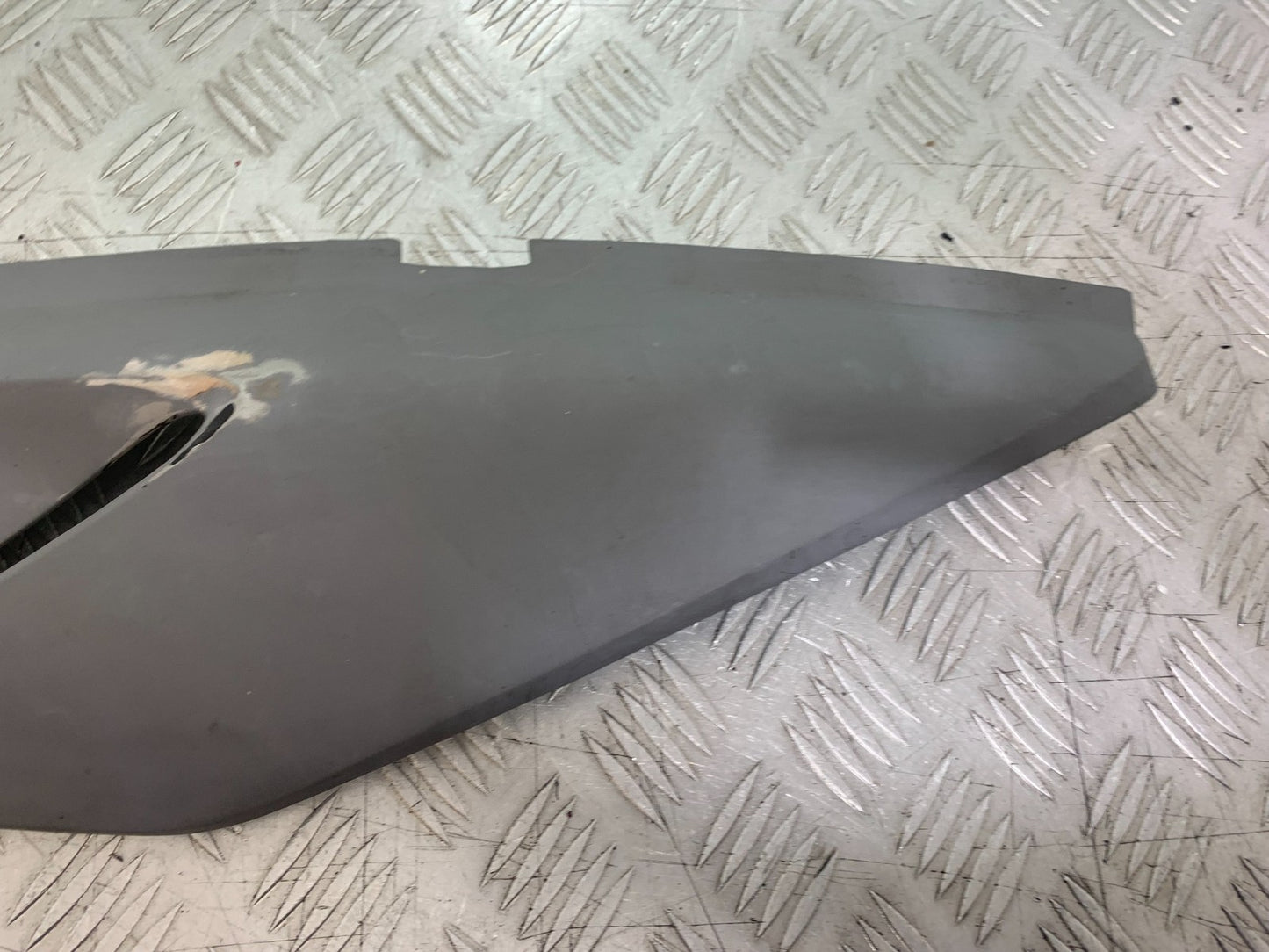 HONDA XL125 VARADERO LEFT SEAT PANEL  YEAR 2001-2006  (CMB1210)