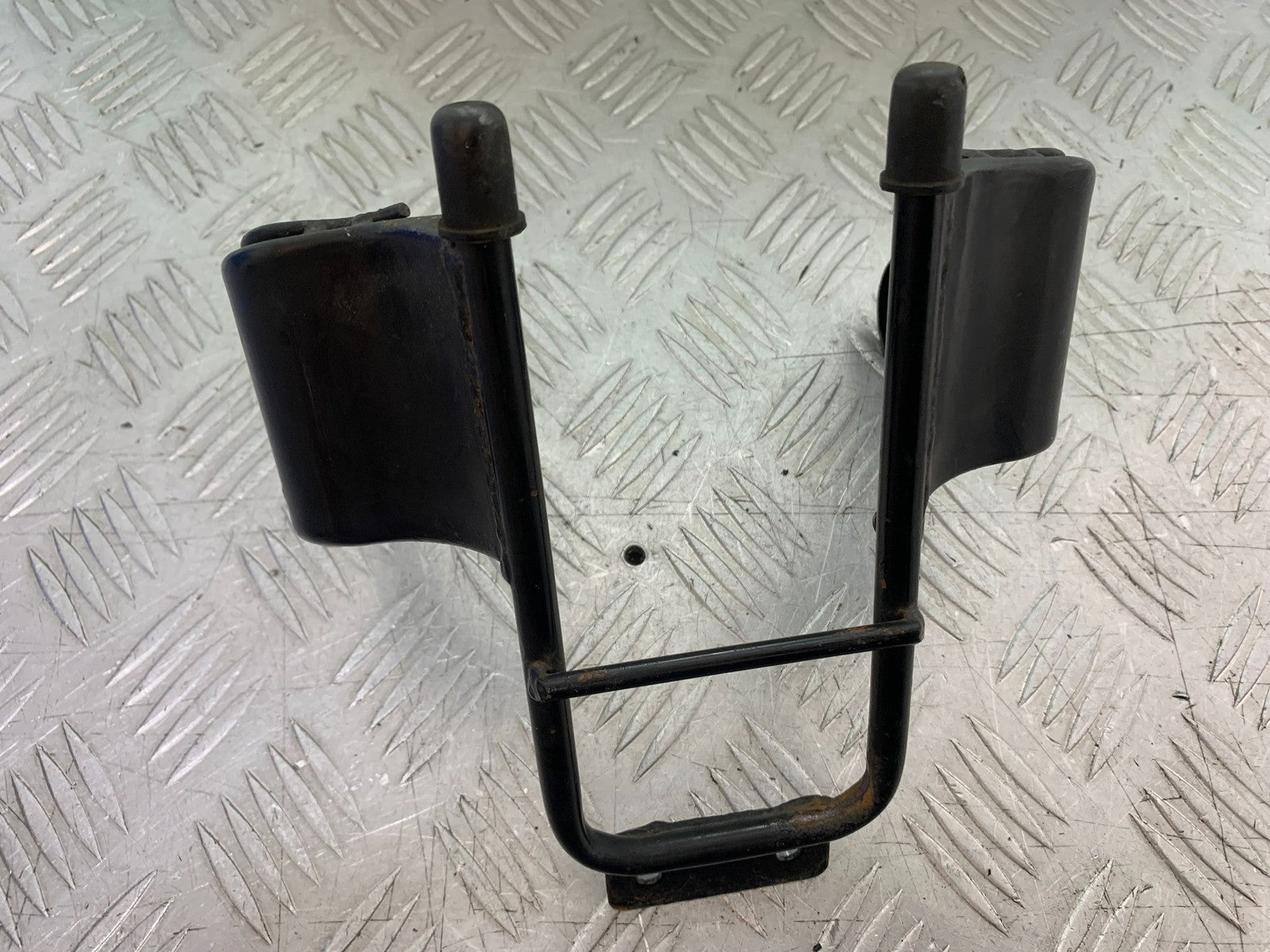 YAMAHA YBR125 YBR 125 HEADLIGHT BRACKET  YEAR 2010-2017 (CMB1252)