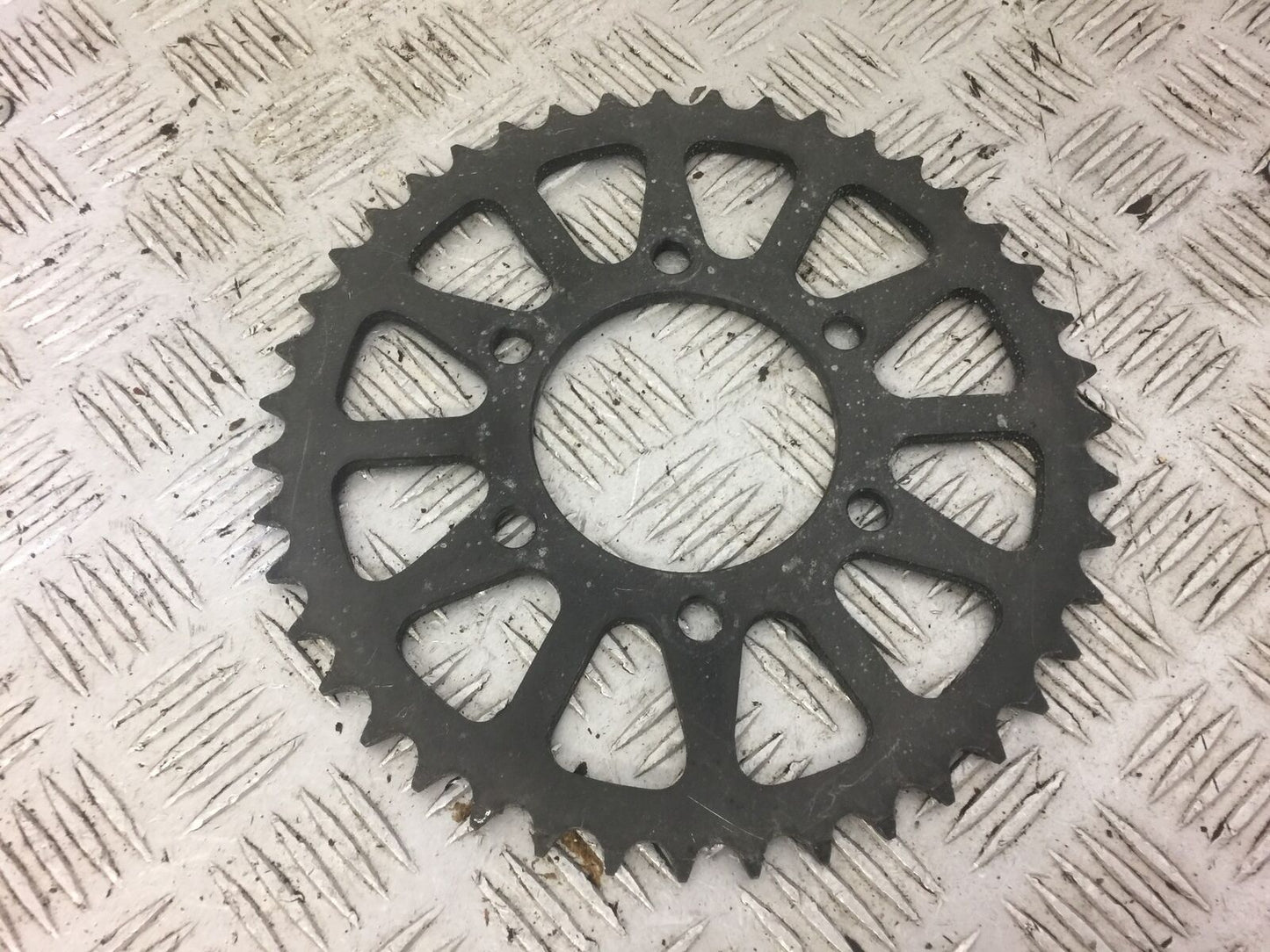 KAWASAKI ZX6R ZX6 R REAR SPROCKET  YEAR 2007 2008 (STOCK 519)