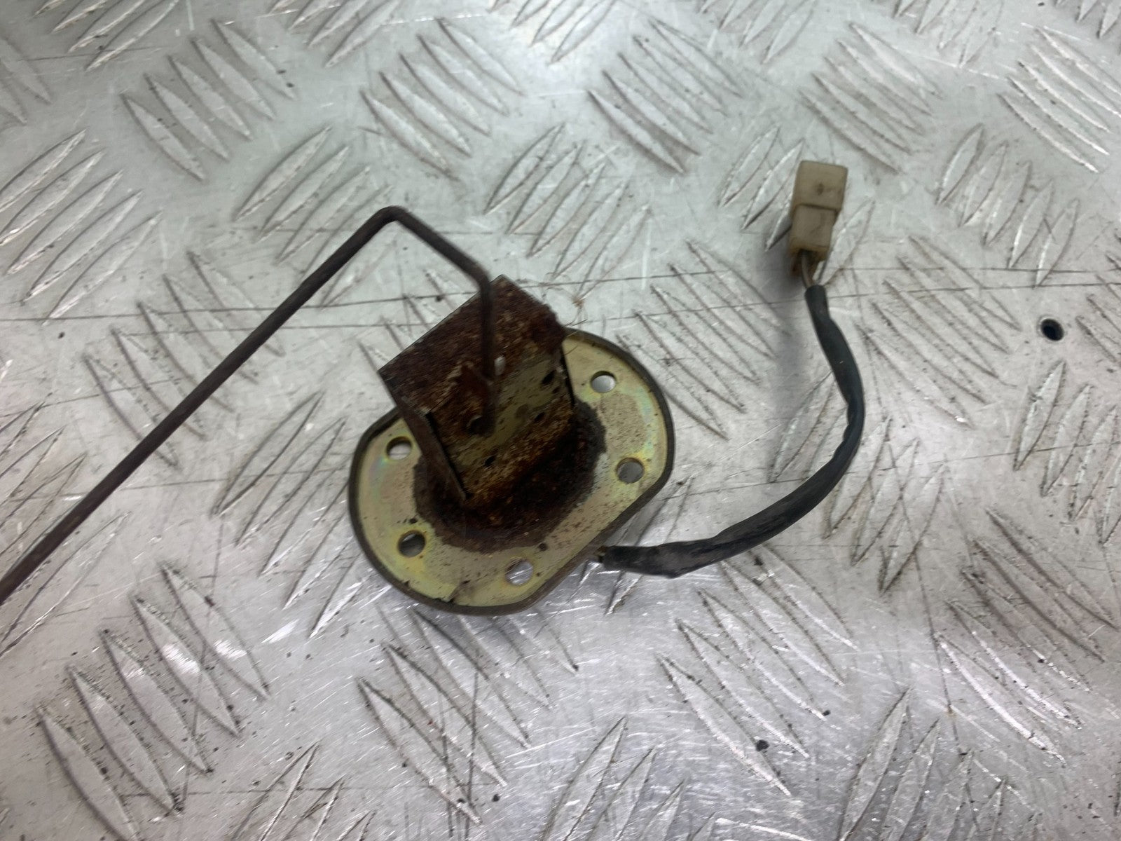 KAWASAKI GT550 GT 550 PETROL TANK SENDER   YEAR 1989-1994