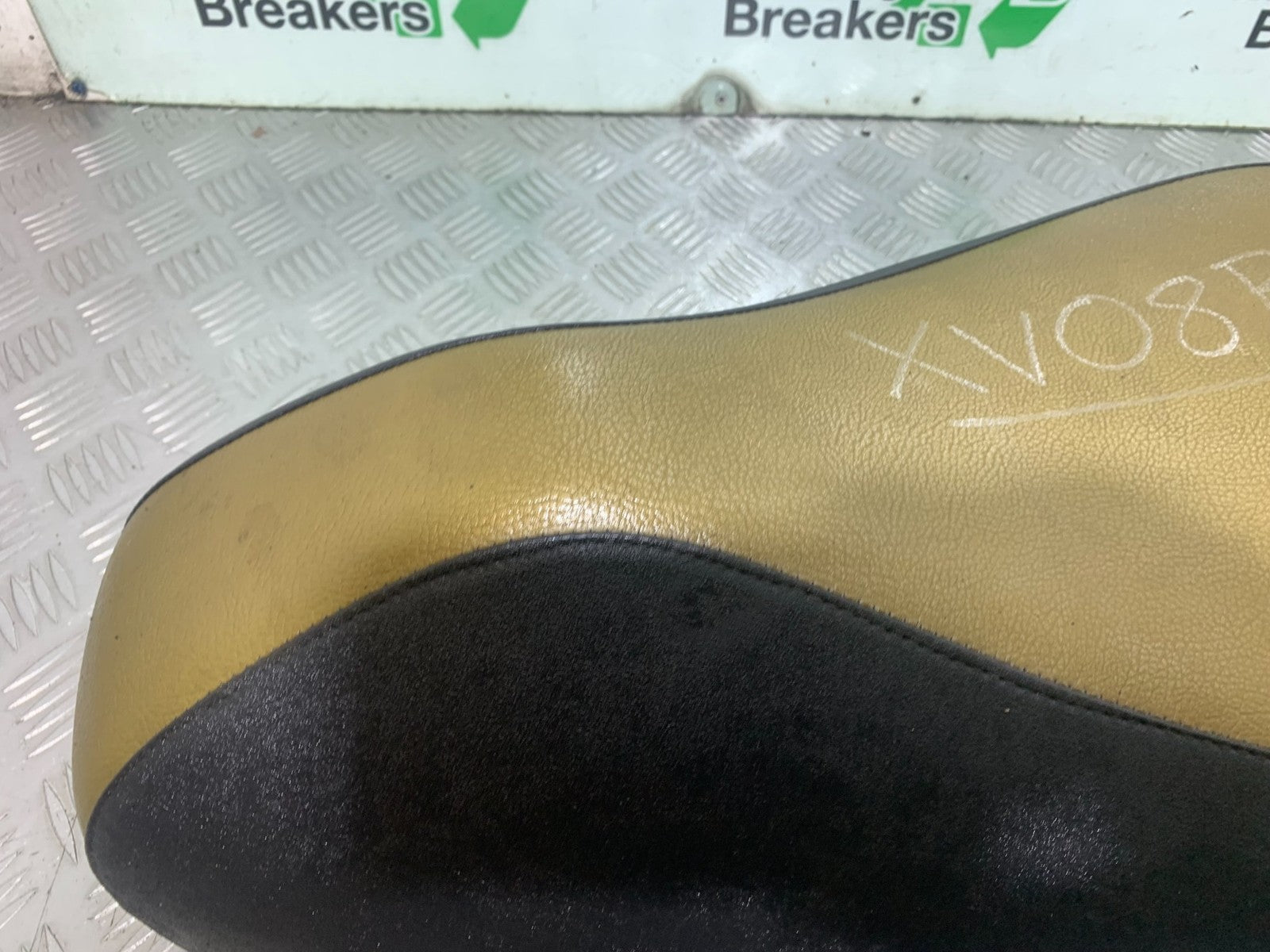 PIAGGIO VESPA GTS 125 SEAT YEAR 2009-14 (CMB1261)