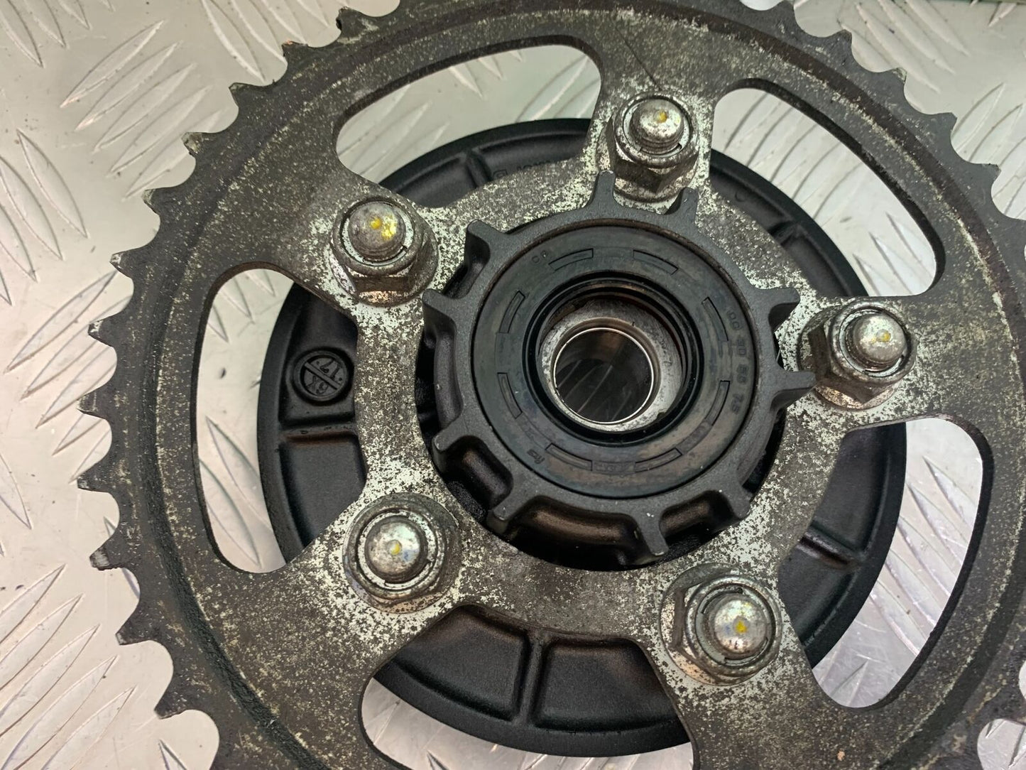 HONDA CRF1000 (DCT) AFRICA TWIN SPROCKET CARRIER  YEAR 2017 (CMB1030)