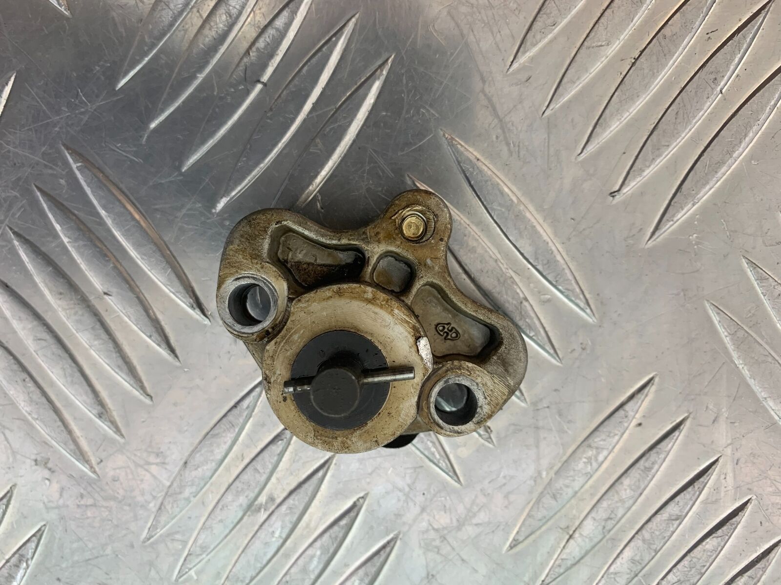 YAMAHA XT125X XT125 X OIL PUMP  YEAR 2008 (STOCK 857)