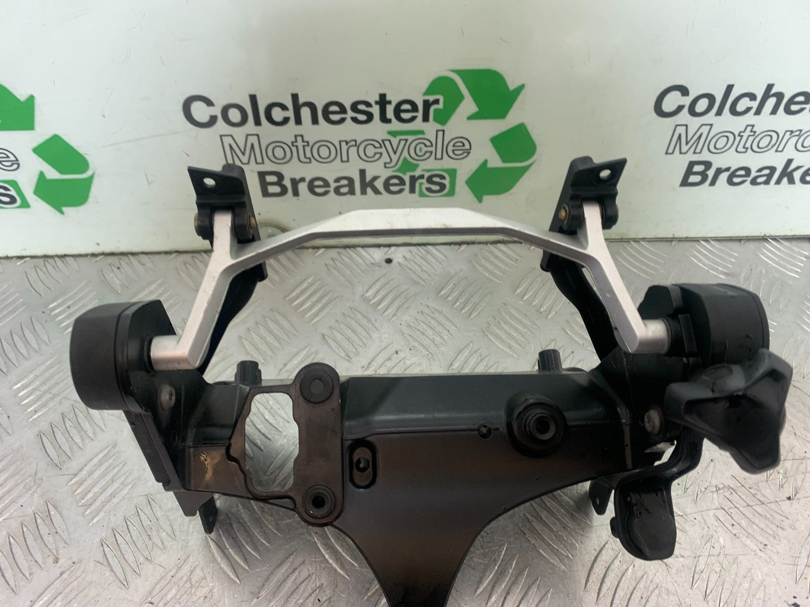 BMW R1200 R 1200 GS FAIRING BRACKET & SCREEN ADJUSTER   YEAR 2013-2016 (CMB1257)