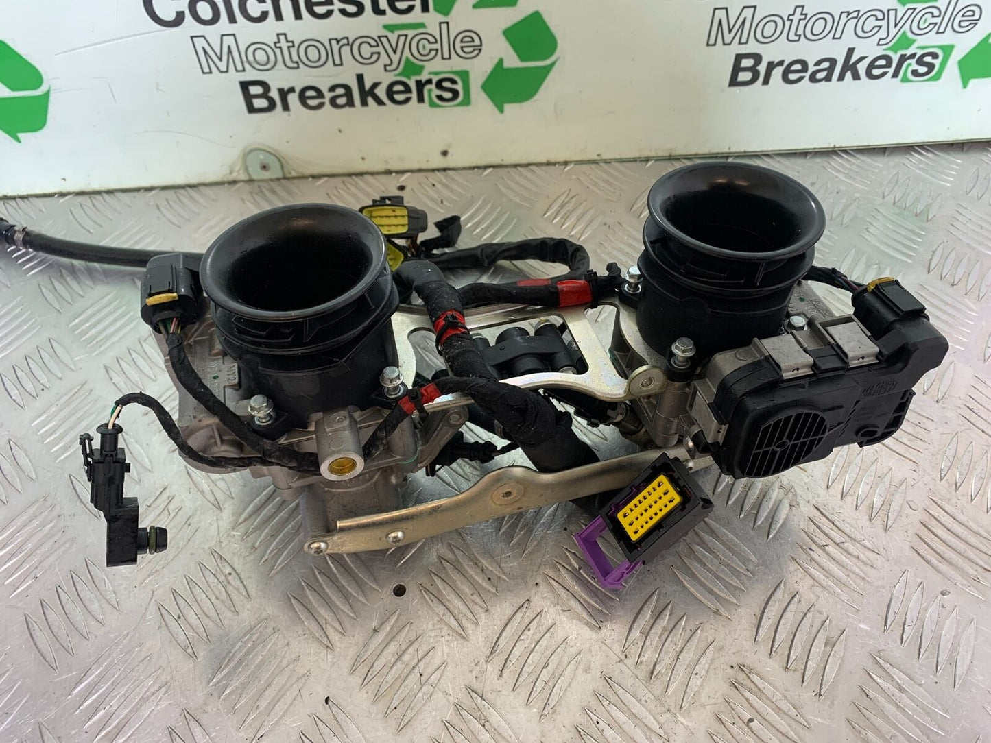 APRILIA SL750 SL 750 SHIVER THROTTLE BODIES   YEAR 2012 (CMB1074)