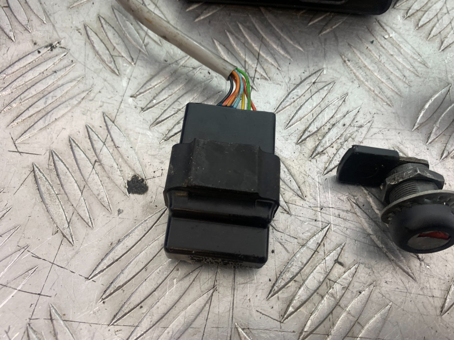 KTM 990 SUPER DUKE ECU LOCKS KEY  YEAR 2007-2011  (CMB1207)