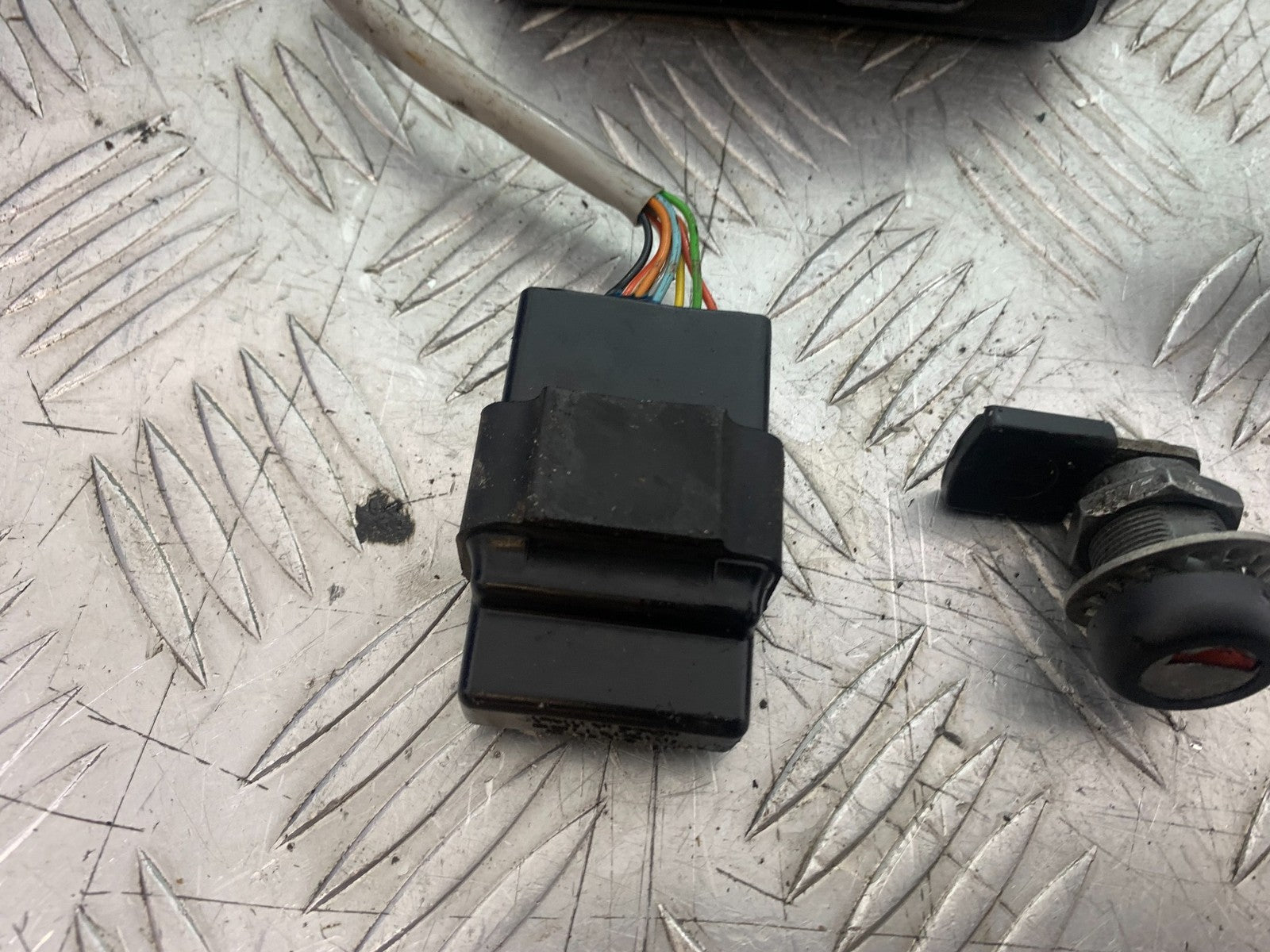 KTM 990 SUPER DUKE ECU LOCKS KEY  YEAR 2007-2011  (CMB1207)