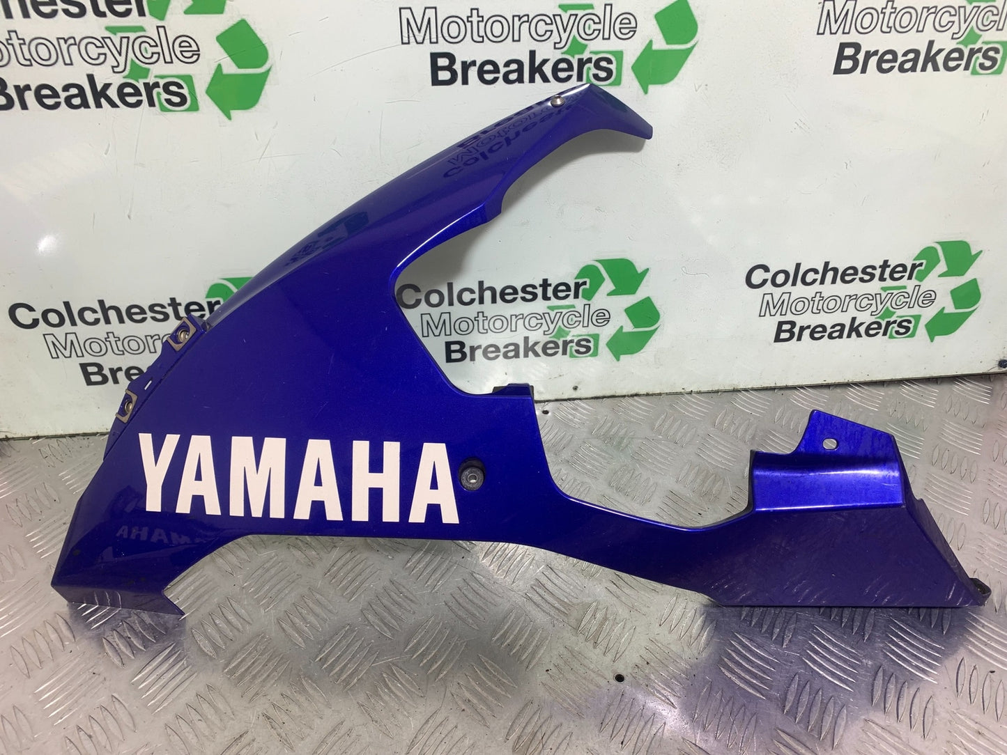 YAMAHA YZF R1 LEFT LOWER FAIRING PANEL   YEAR 2004-2006 (CMB1155)