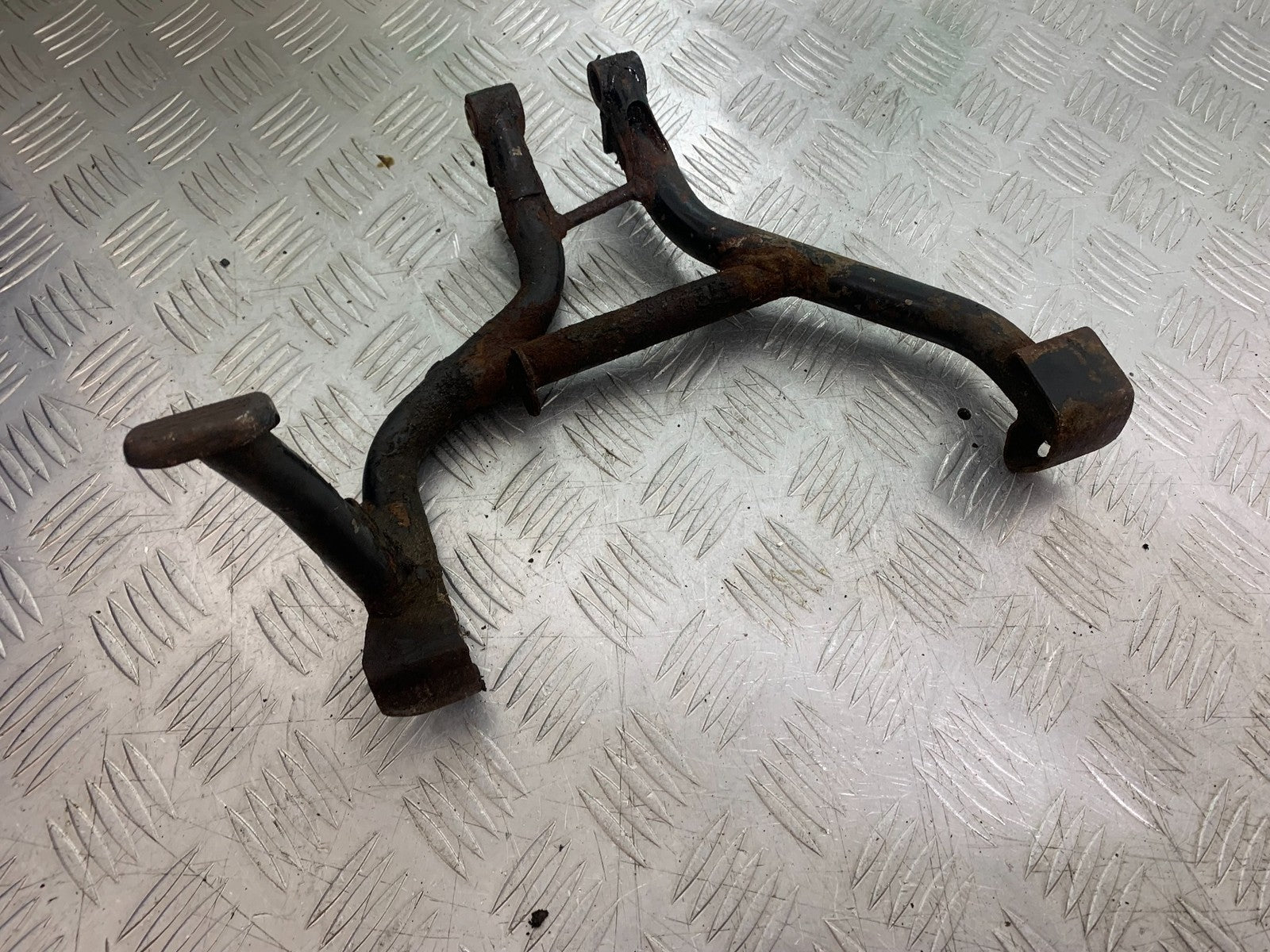 SUZUKI GSF600 GSF 600 BANDIT CENTER STAND   2000-2004 (CMB1269)