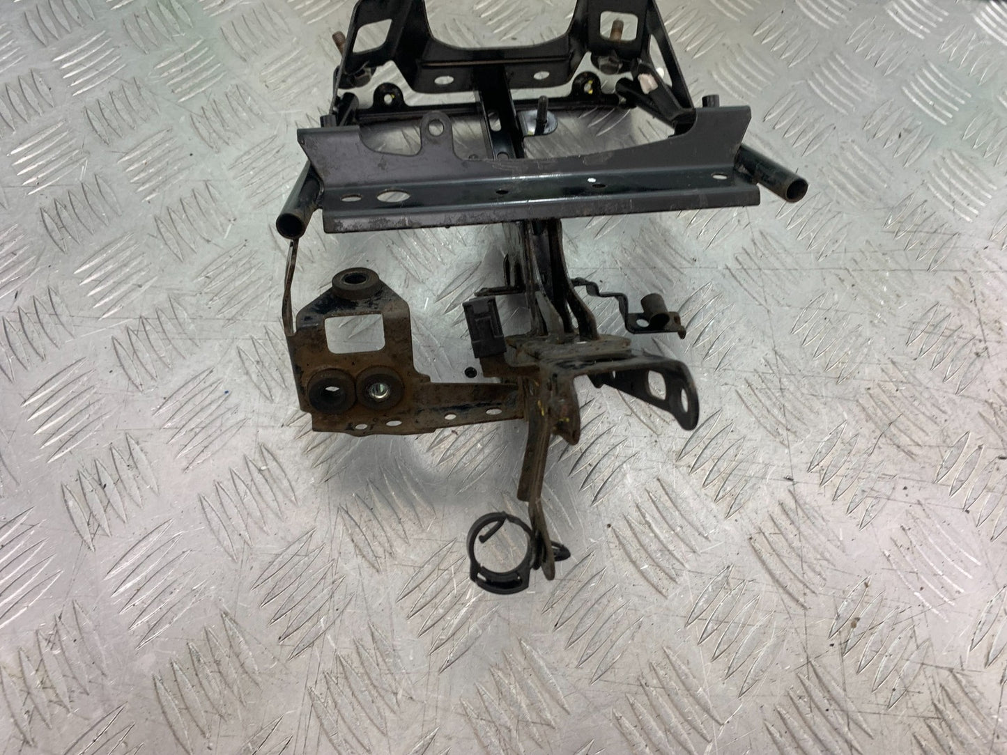 YAMAHA XMAX 125 XMAX-125 FAIRING BRACKET  YEAR 2015-2020  (CMB1266)