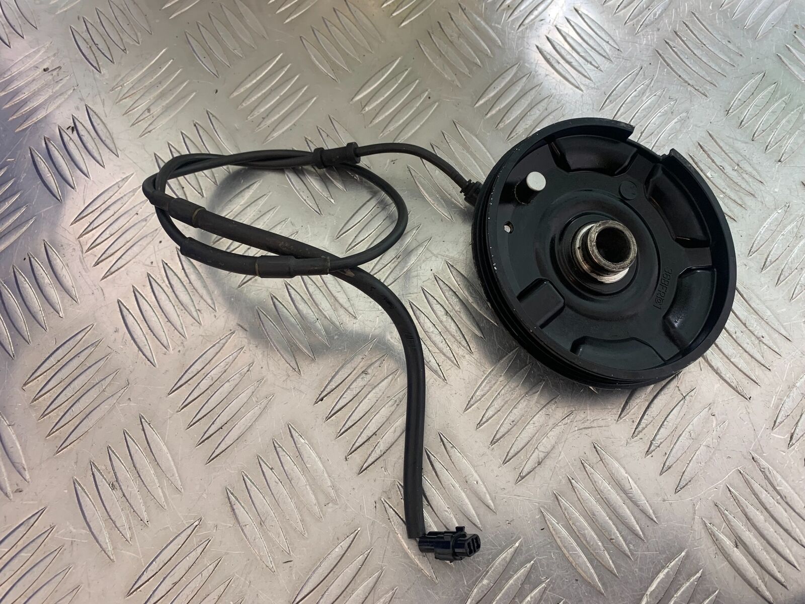 YAMAHA XJ6 XJ6-S FRONT ABS SENSOR   YEAR 2009-2015  (CMB1070)