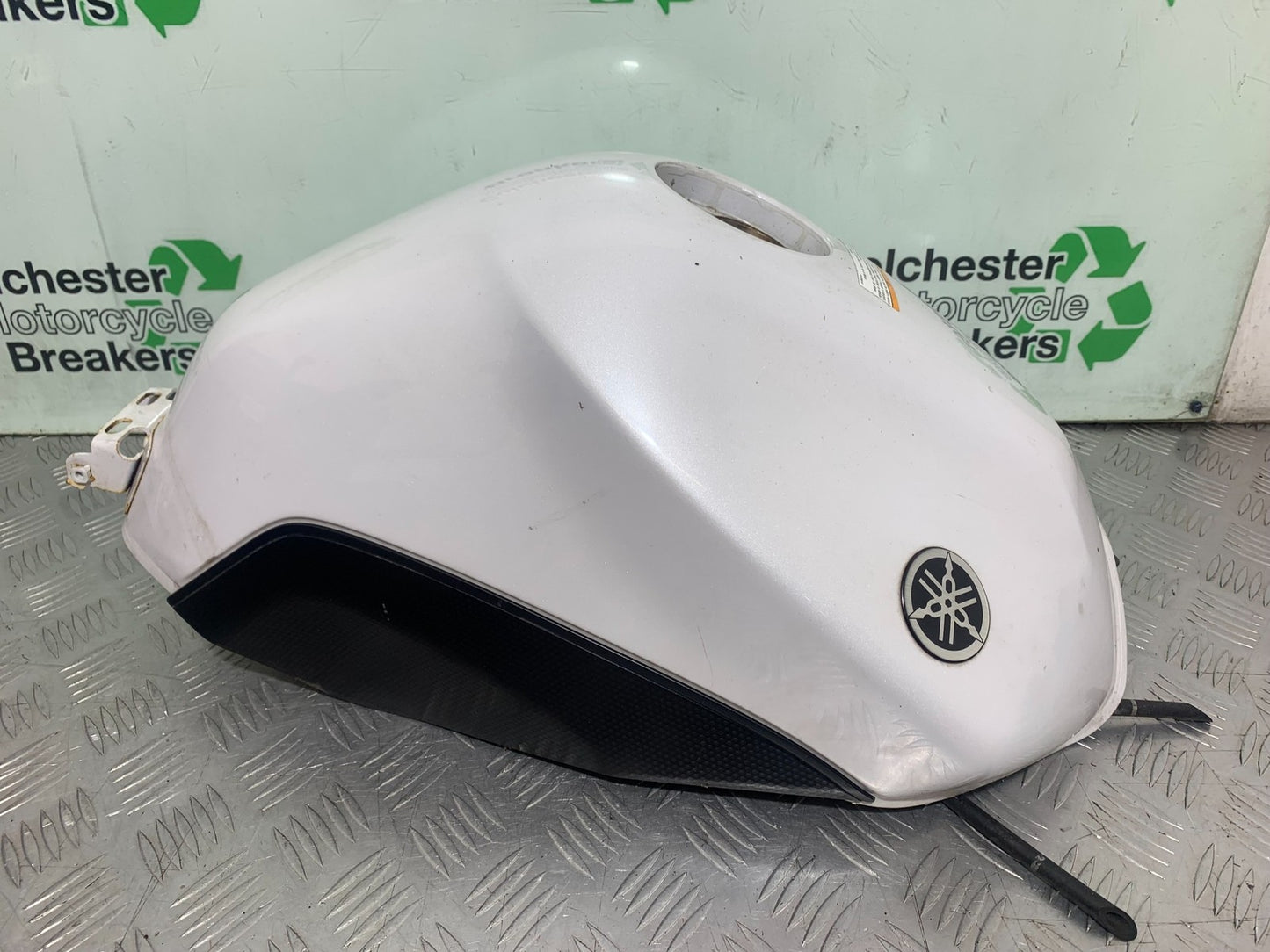 YAMAHA XJ6 XJ6-S PETROL TANK  YEAR 2009-2015  (CMB1212)