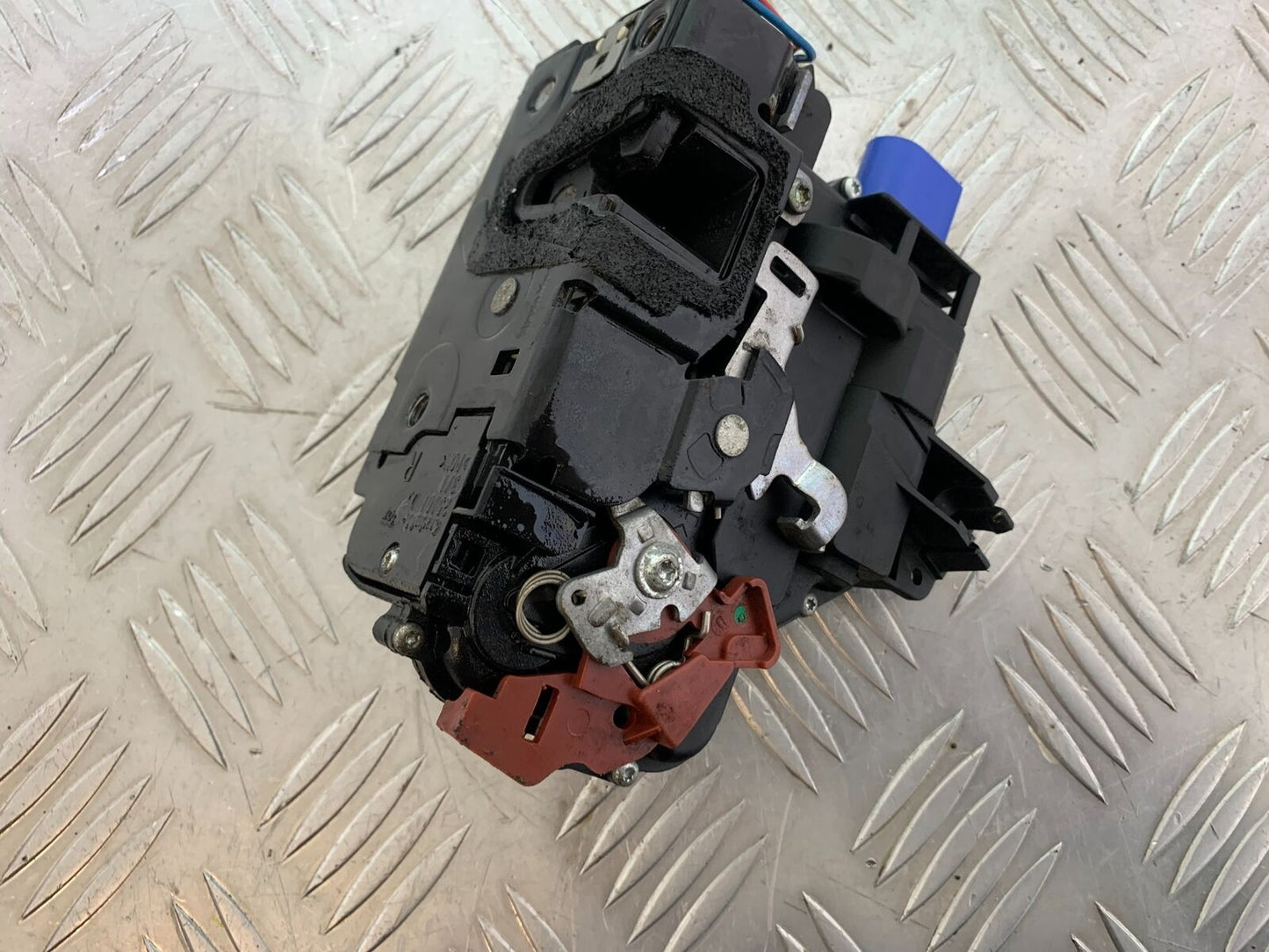 PIAGGIO X EVO 400 TRUNK RELEASE MECHANISM  YEAR 2007-2011 (CMB1069)