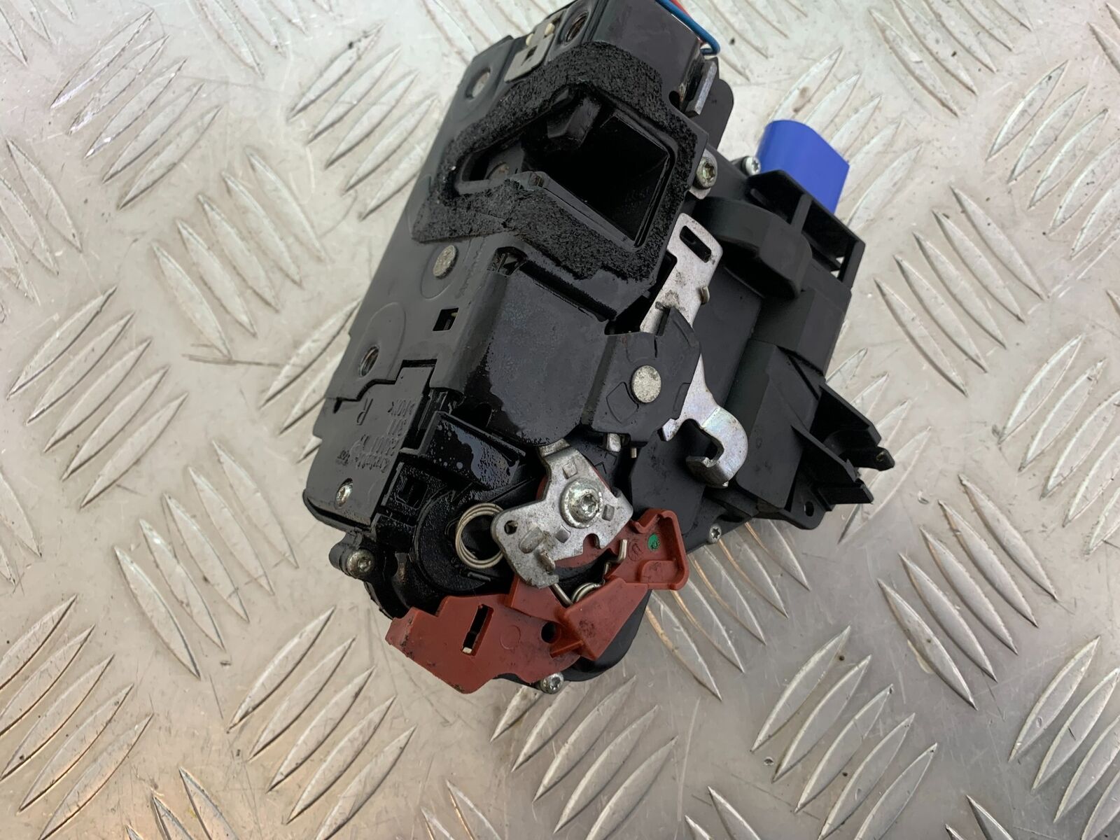 PIAGGIO X EVO 400 TRUNK RELEASE MECHANISM  YEAR 2007-2011 (CMB1069)