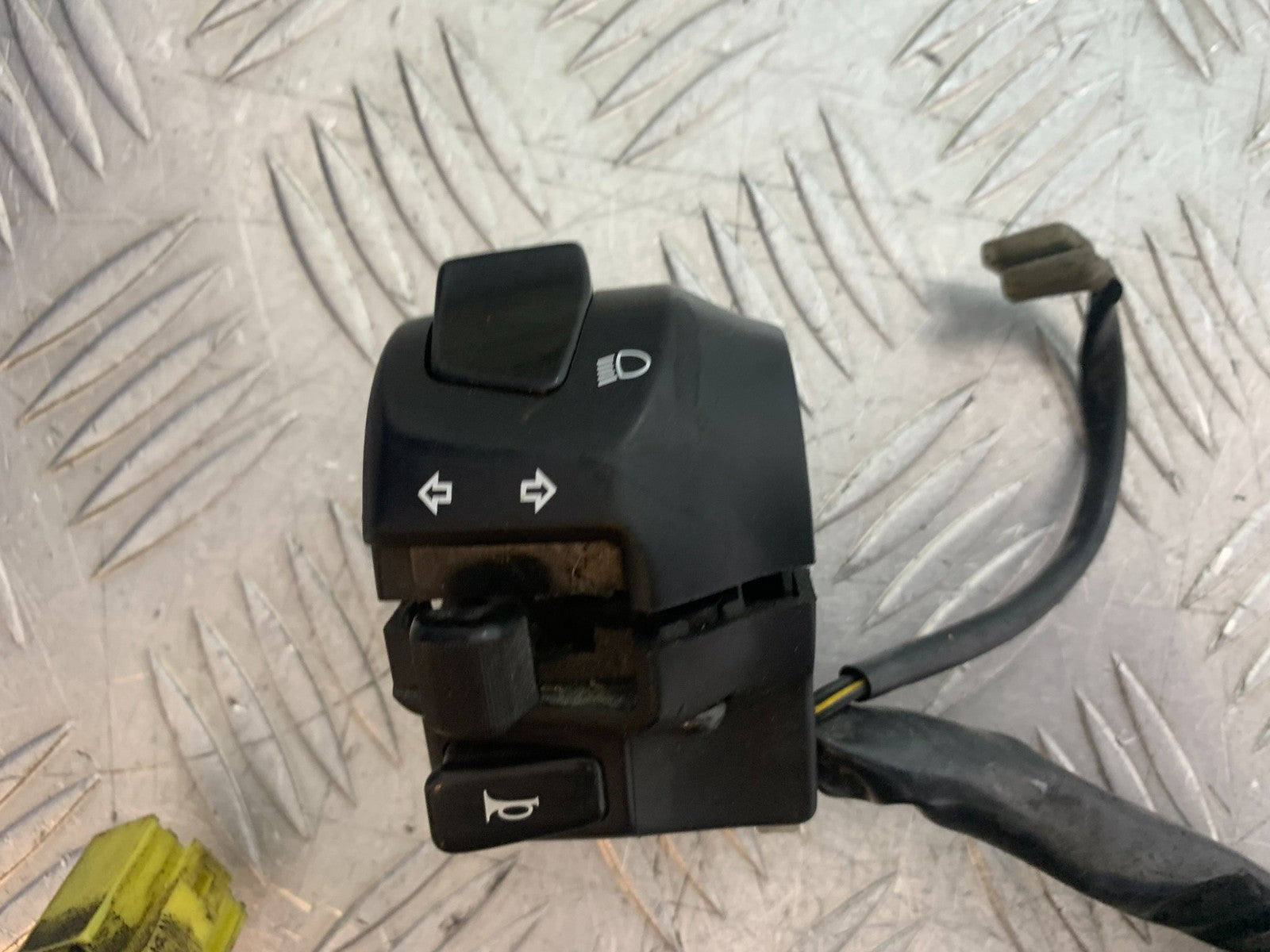 SUZUKI SV1000 SV 1000 S LEFT SWITCH GEAR  YEAR 2003-2007 (CMB1293)