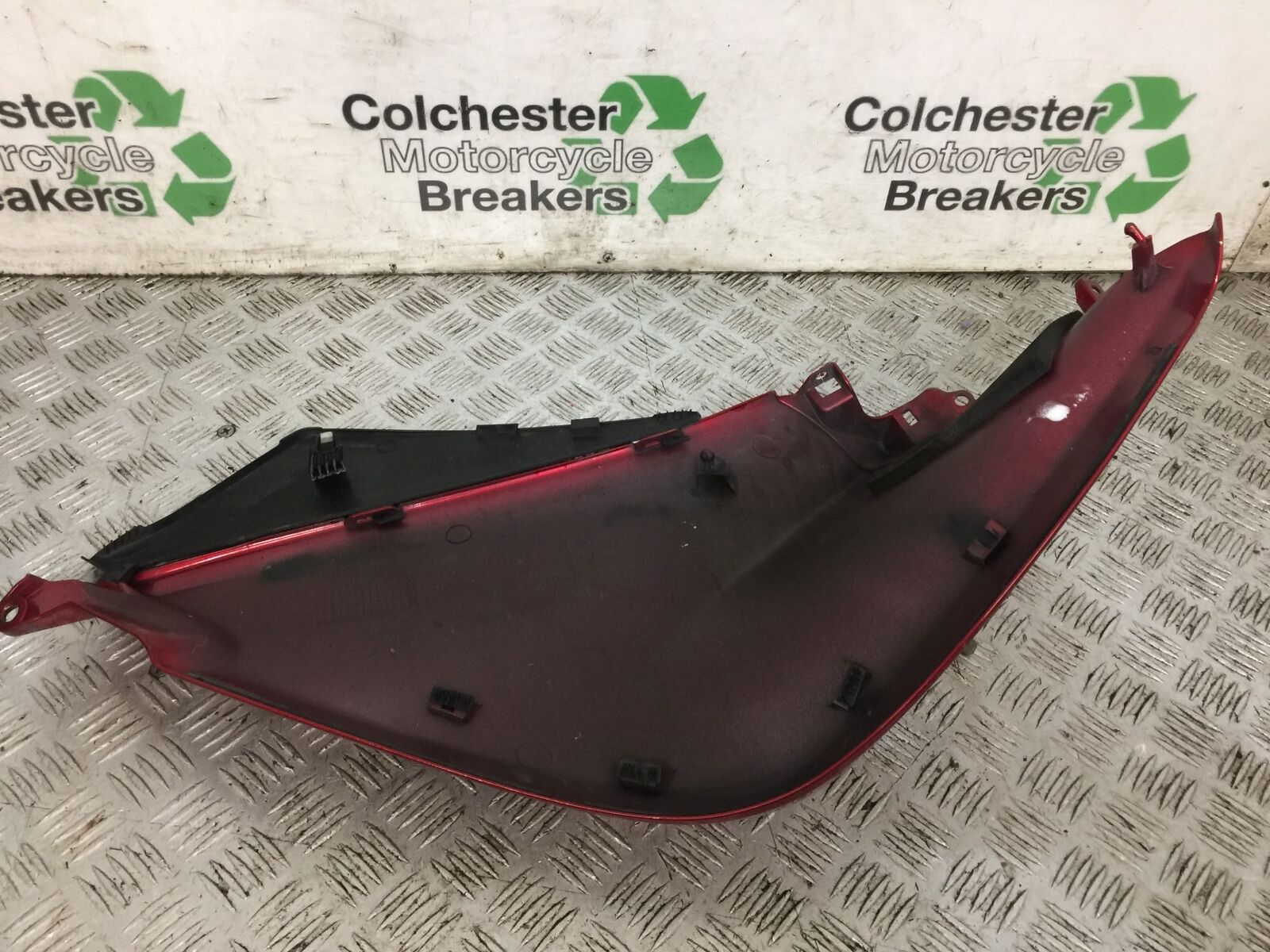 HONDA VFR1200 VFR 1200 FA RIGHT TANK PANEL  YEAR 2010-11  (STOCK 793)