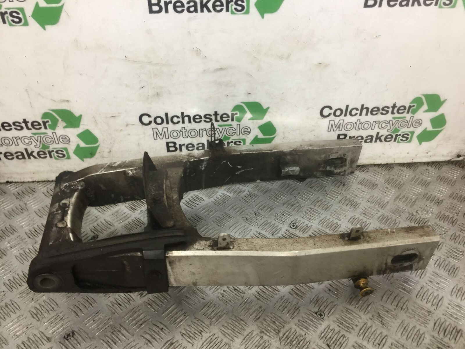 SUZUKI SV650 SV 650 SWINGARM  YEAR 2004 (STOCK 791)