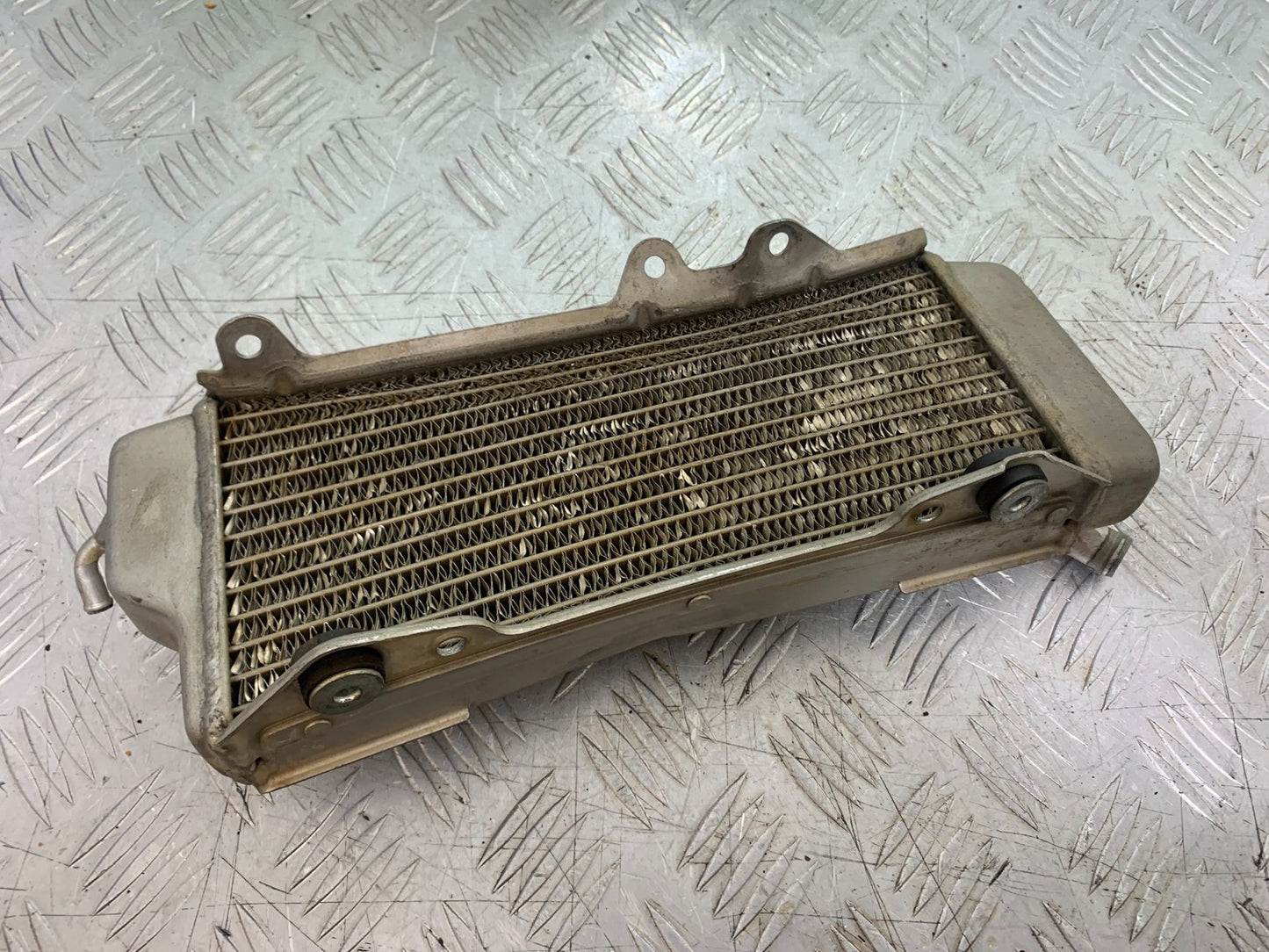 KAWASAKI KXF450 KXF 450 LEFT RADIATOR   YEAR 2013 CMB1217)