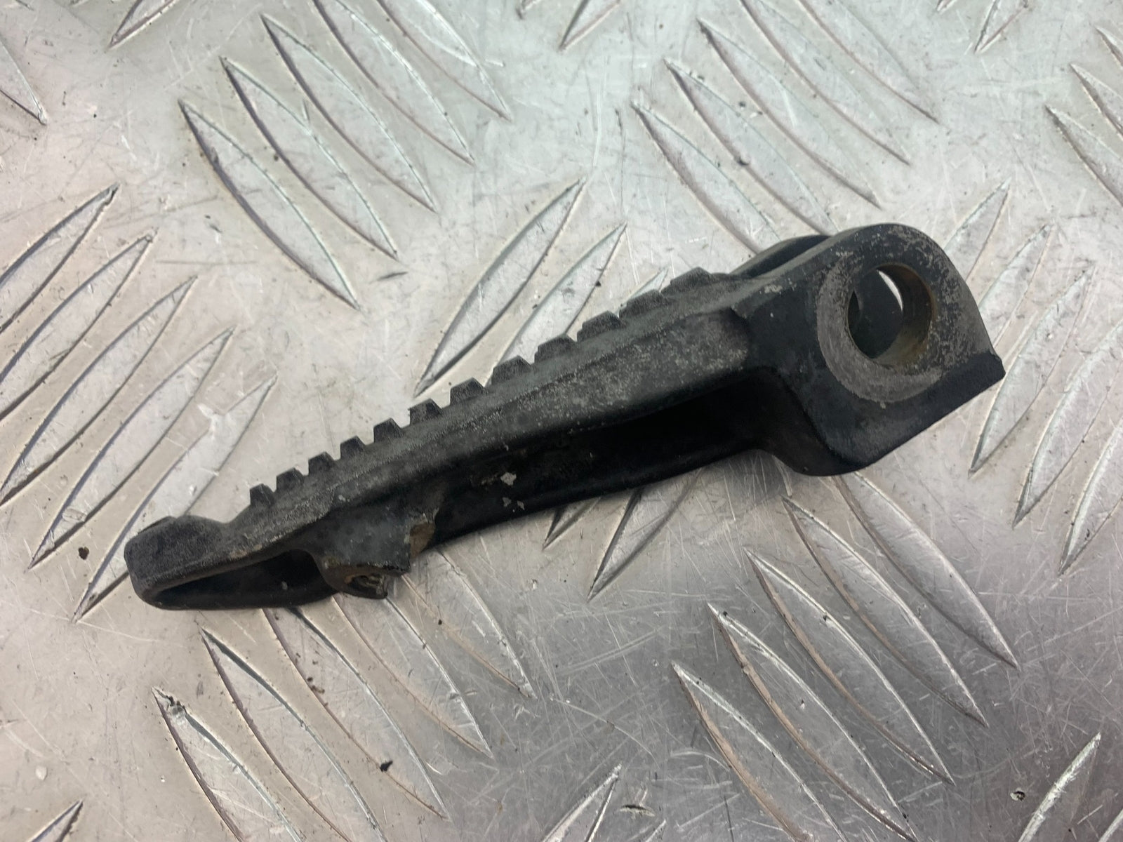 KAWASAKI ZX6R FRONT LEFT FOOTPEG   YEAR 2009-2012 (CMB1136)
