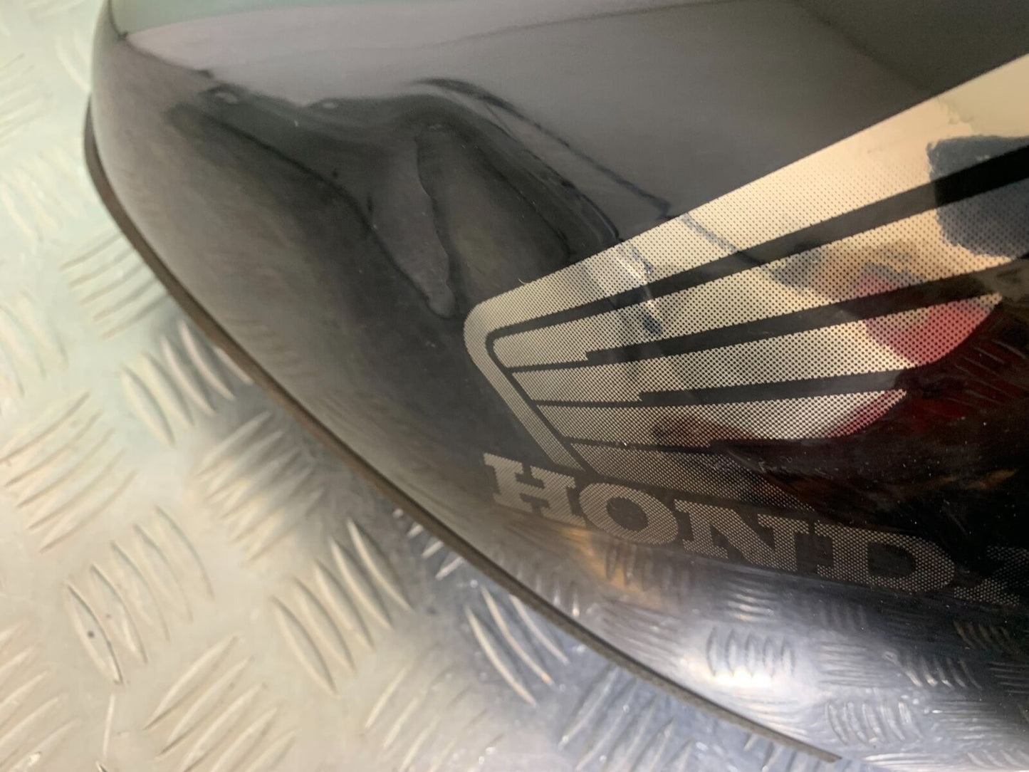 HONDA CBR1100 BLACKBIRD PETROL TANK  YEAR 1996-1998 (CMB1017)