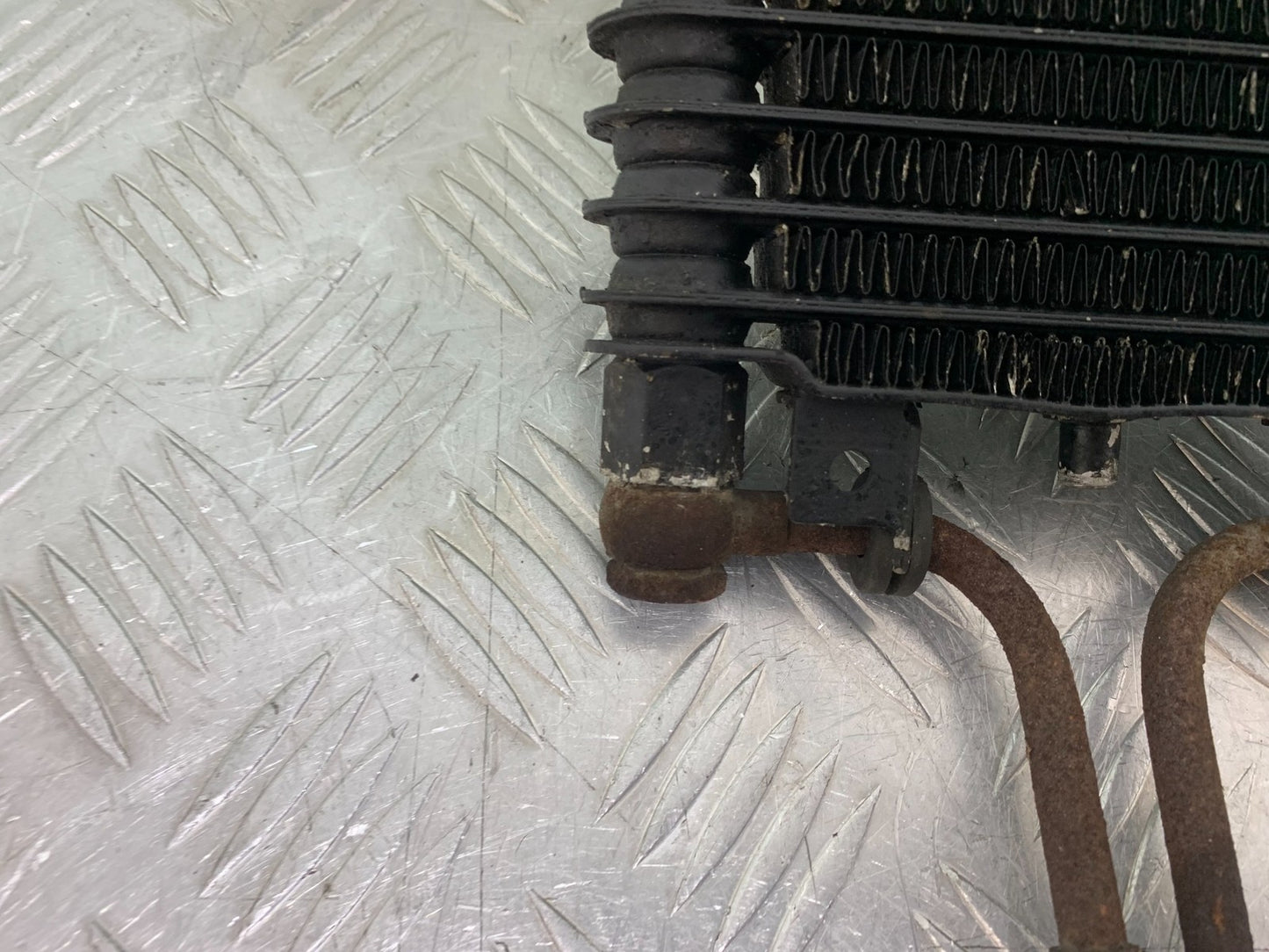 TRIUMPH 955i SPRINT ST OIL COOLER AND LINES  YEAR 1999-04 (CMB1230)
