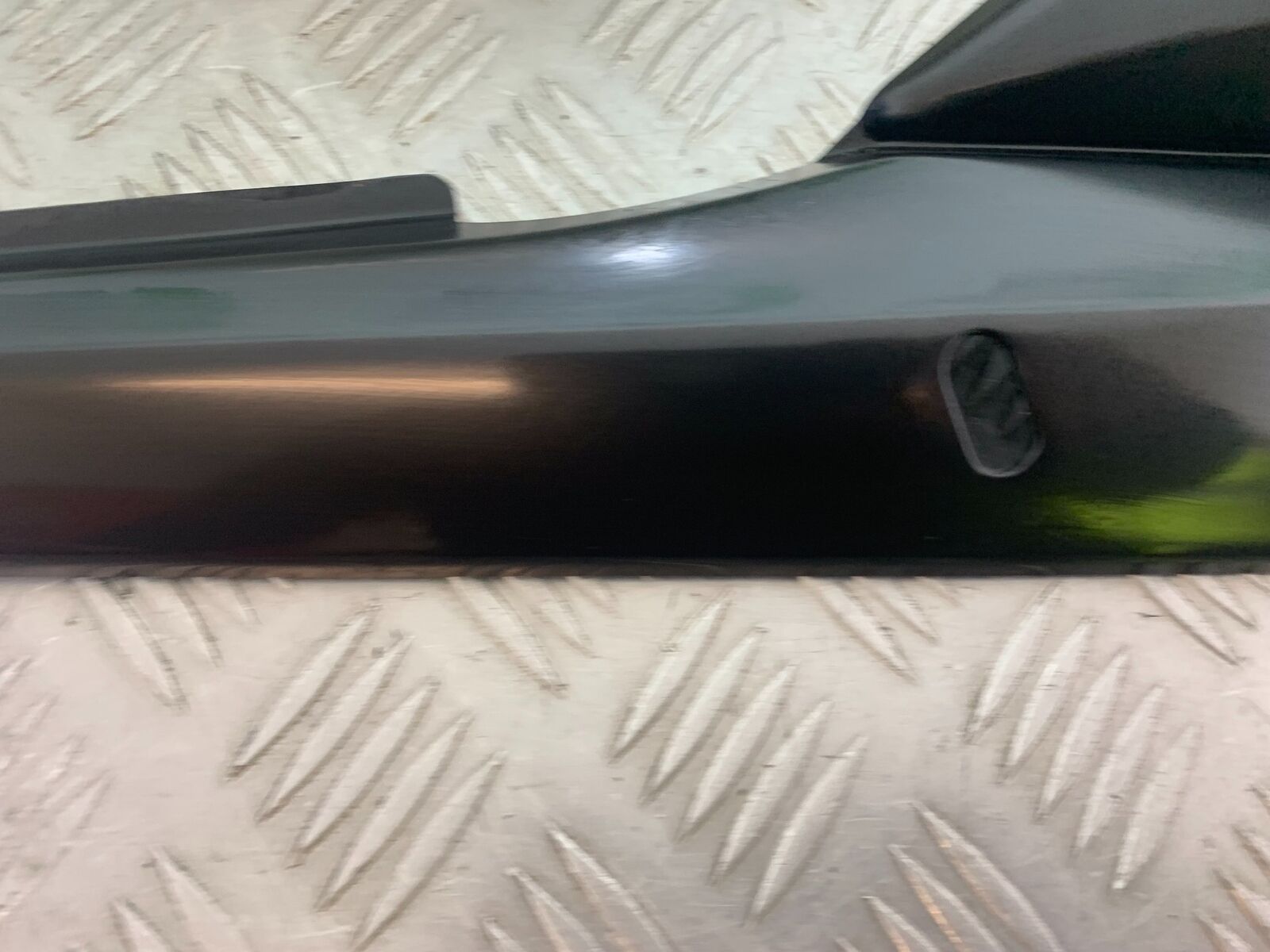 SUZUKI GSF1250 GSF 1250 BANDIT RIGHT SEAT PANEL YEAR 2010-14 (CMB1092)