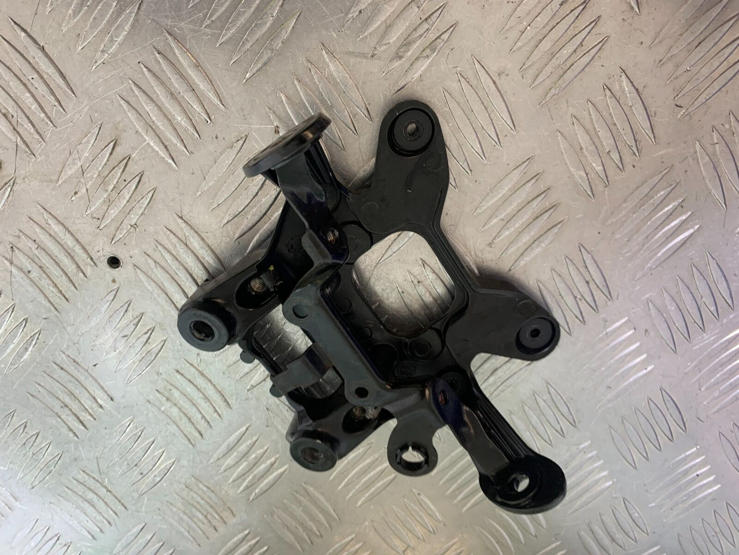 KTM 125 DUKE BRACKET  YEAR 2018-2023 (CMB1083)