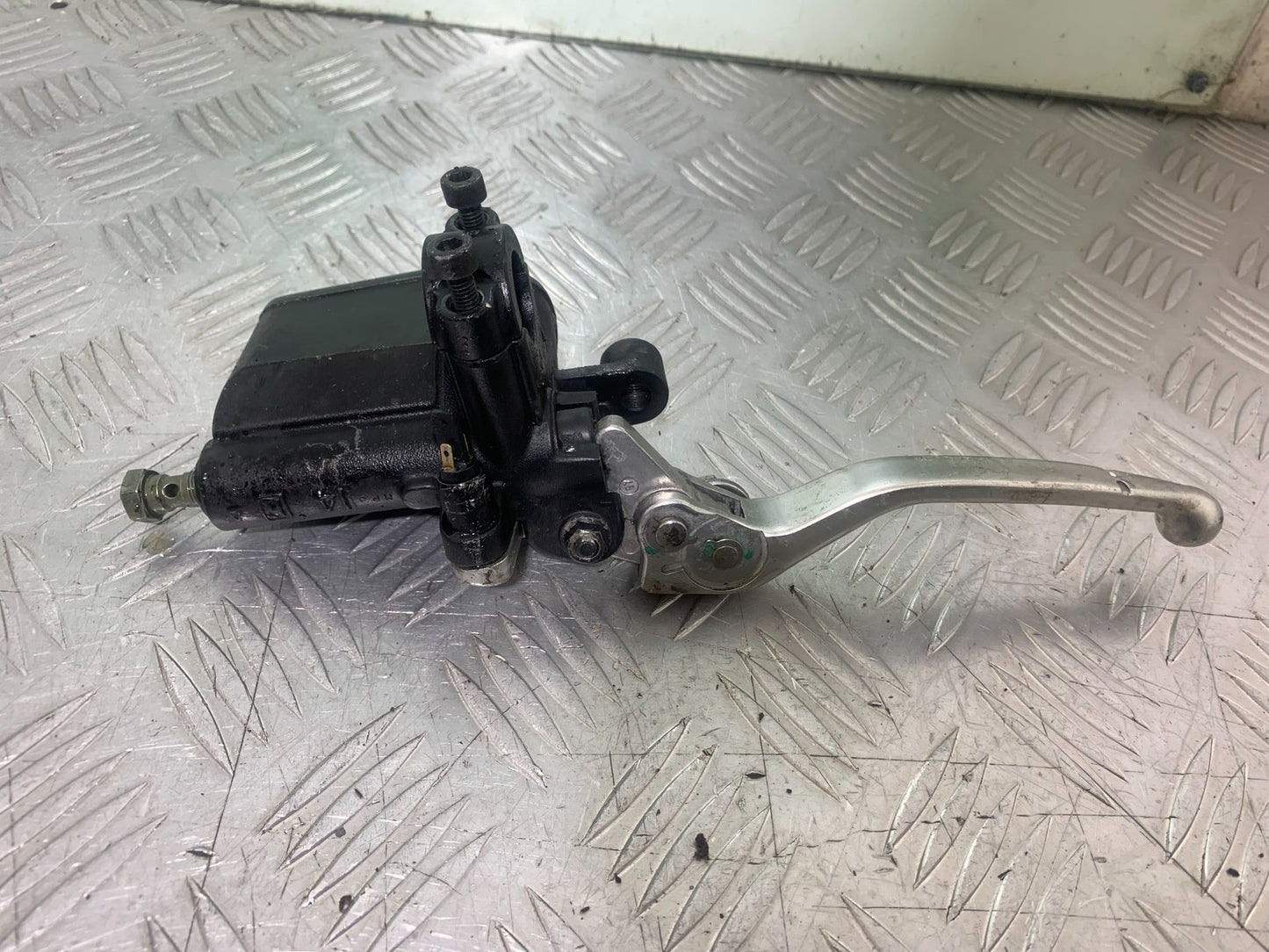 APRILIA SL750 SL 750 SHIVER FRONT BRAKE MASTER CYLINDER YEAR 2008-2016 (CMB1242)