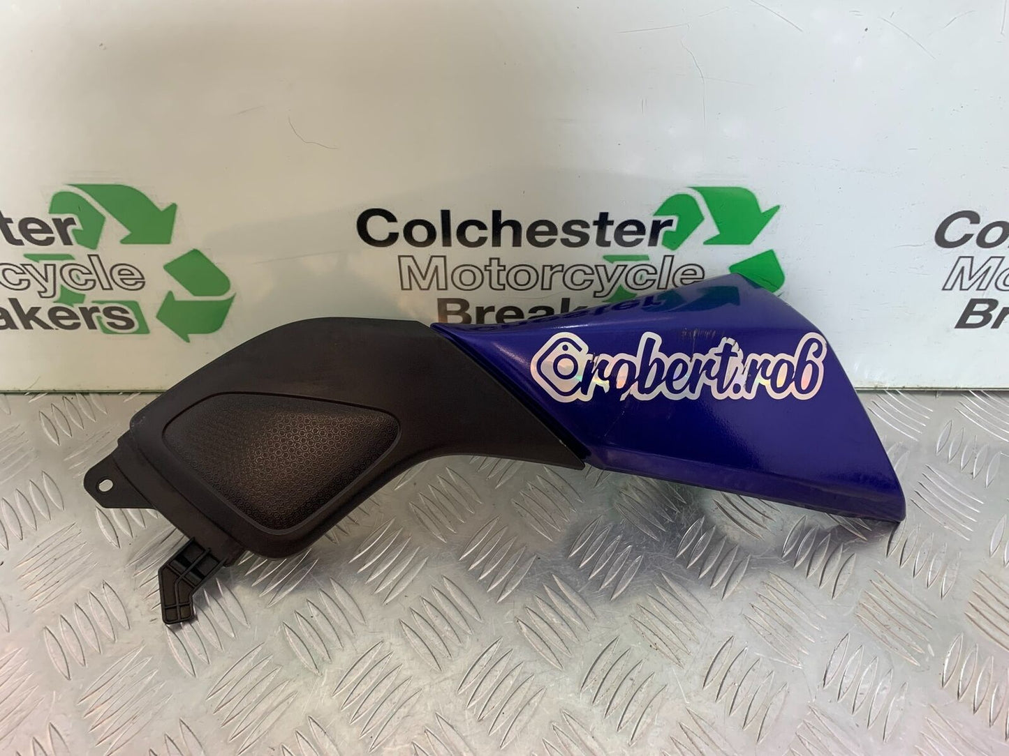 YAMAHA MT 125 MT125 RIGHT TANK PANEL   YEAR 2021-2024 ABS (CMB1010)