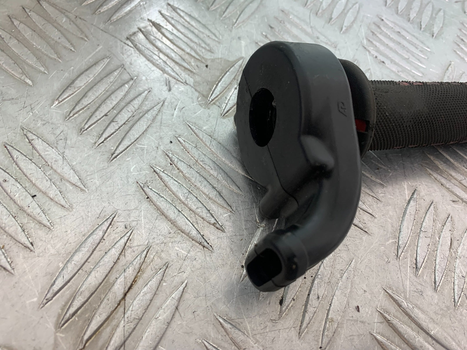 KAWASAKI ZX10R ZX 10R THROTTLE AND GRIP   YEAR 2011-2015 (CMB1154)