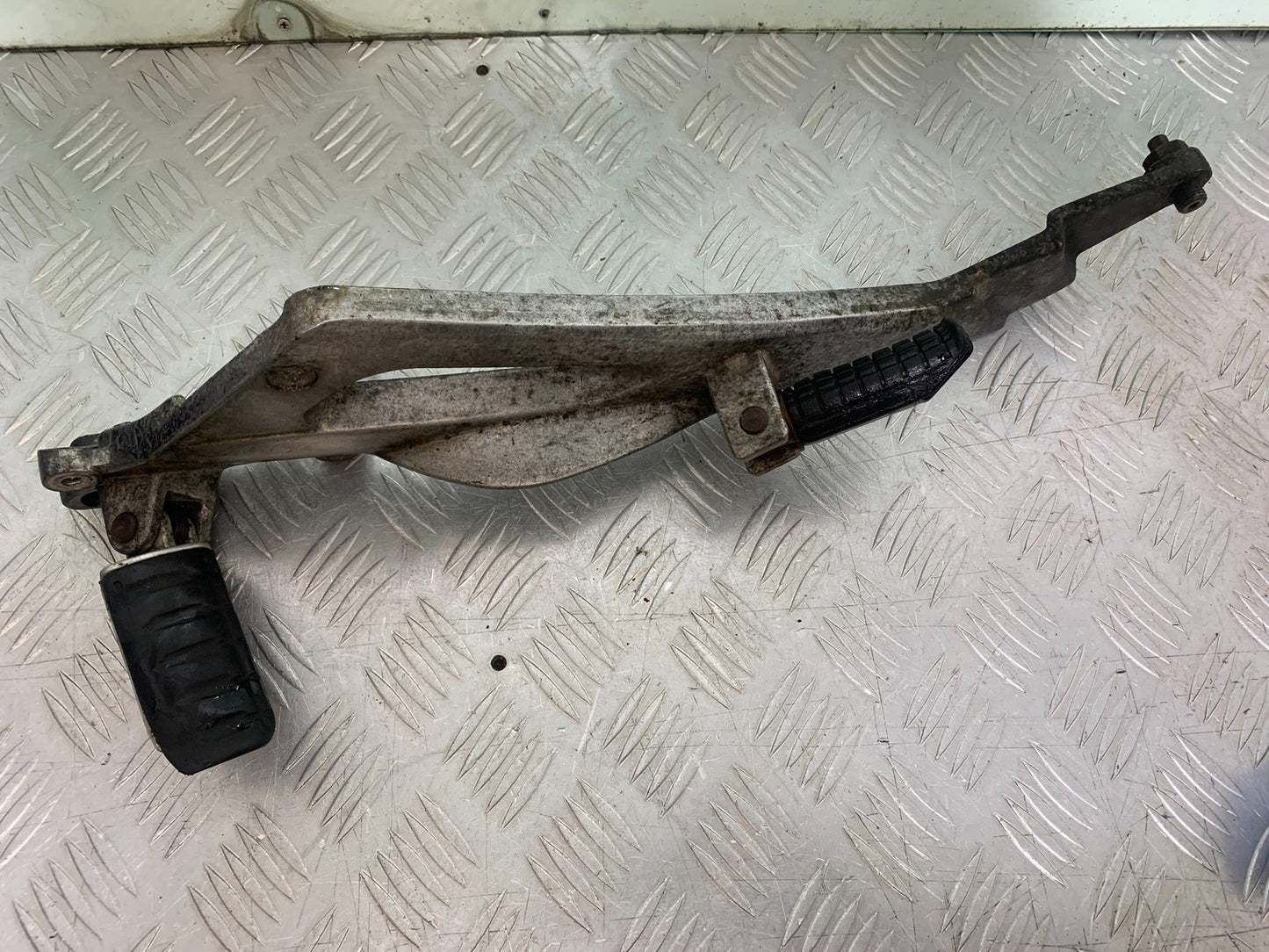 HONDA NT650 V DEAUVILLE LEFT HANGER   YEAR 1999 (CMB1268)