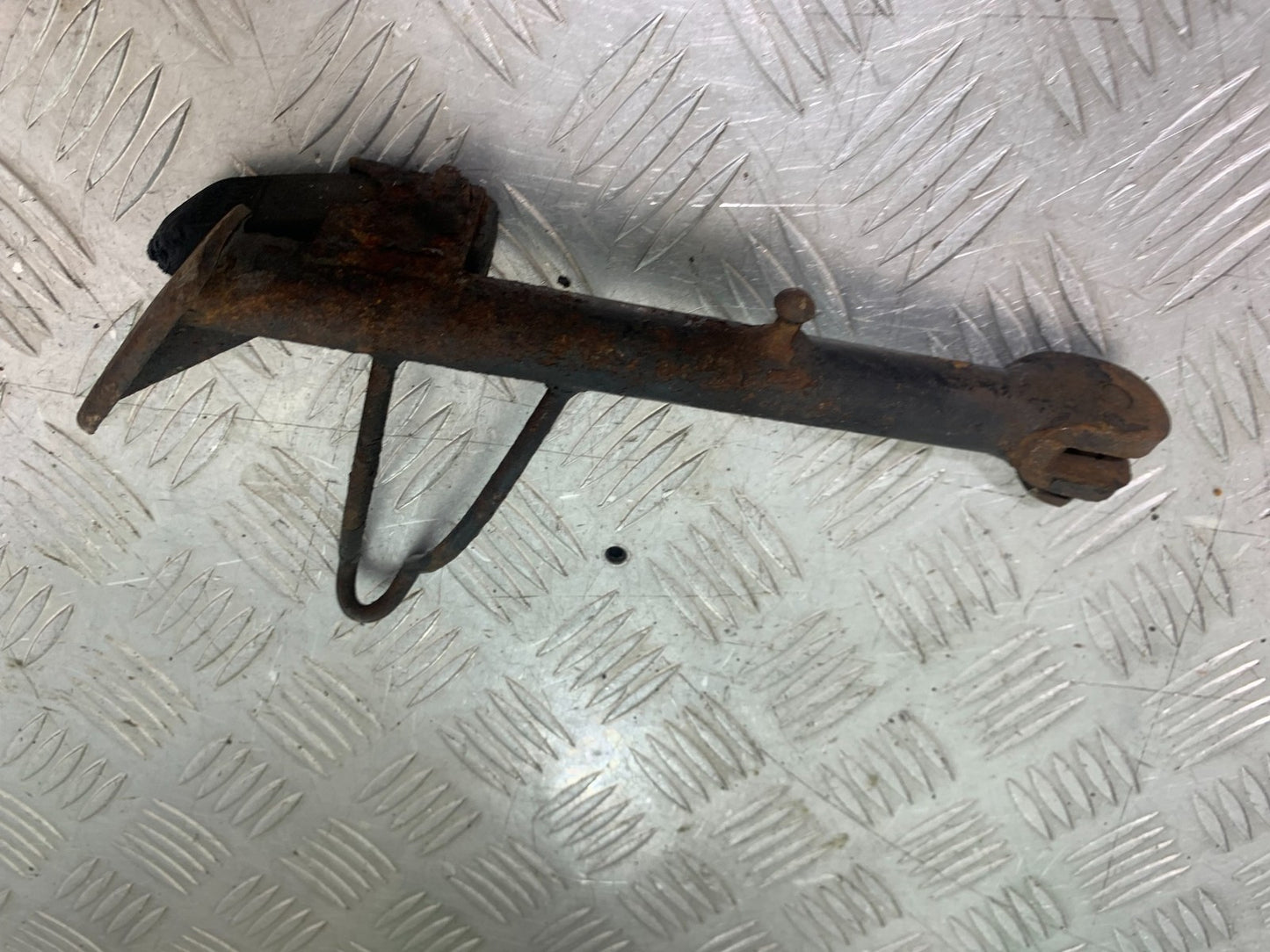 HONDA GL500 GL 500 SILVERWING SIDE STAND  YEAR 1981-82 (CMB1168)