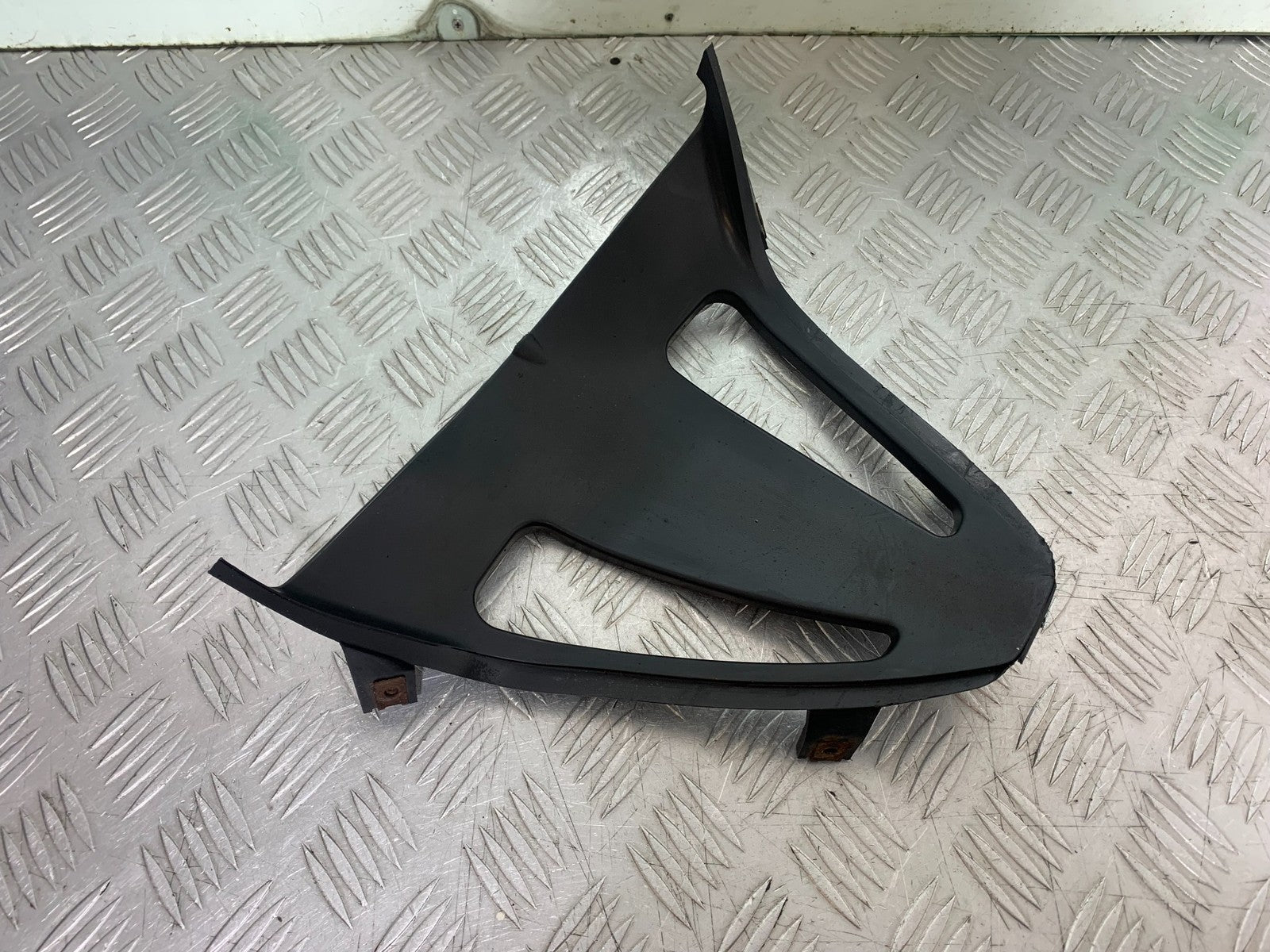 SUZUKI GSXR600 GSXR 600 K1 K2 K3 FAIRING V-PIECE  1999-03 (CMB1284)