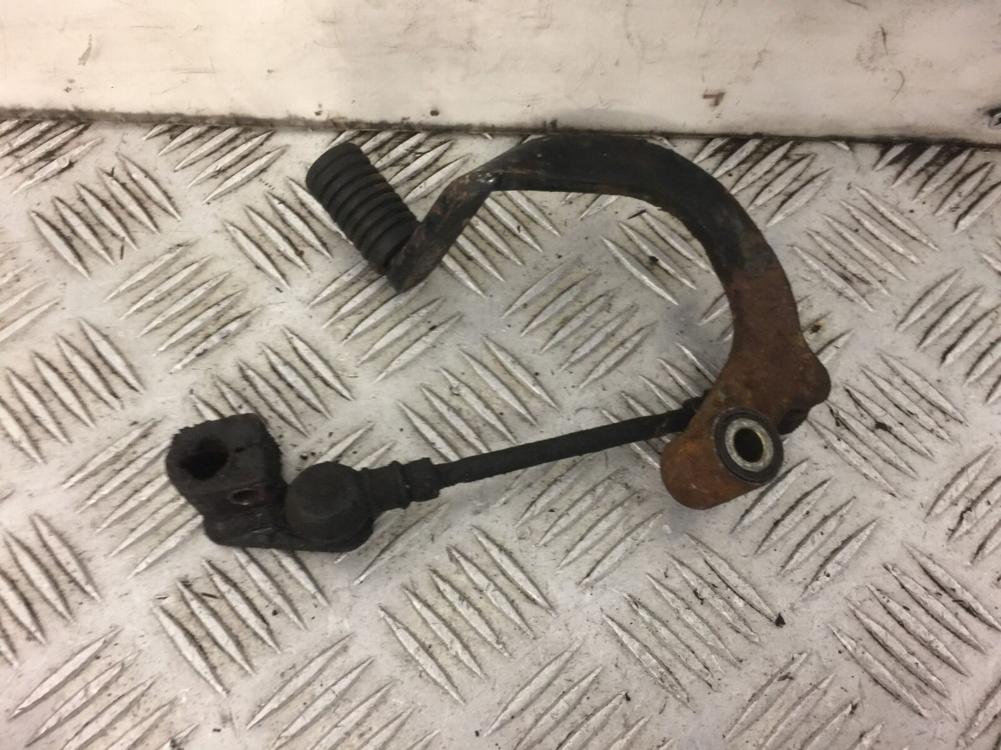 HONDA ST1100 ST 1100 PAN EUROPEAN GEAR LEVER  YEAR 1997 (STOCK NO 413)