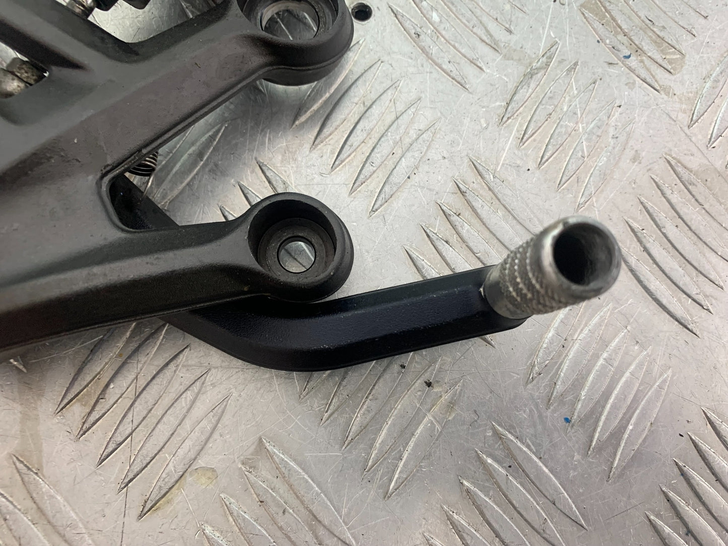 KTM 790 DUKE FRONT RIGHT HANGER  YEAR 2018-2021  (CMB11150)