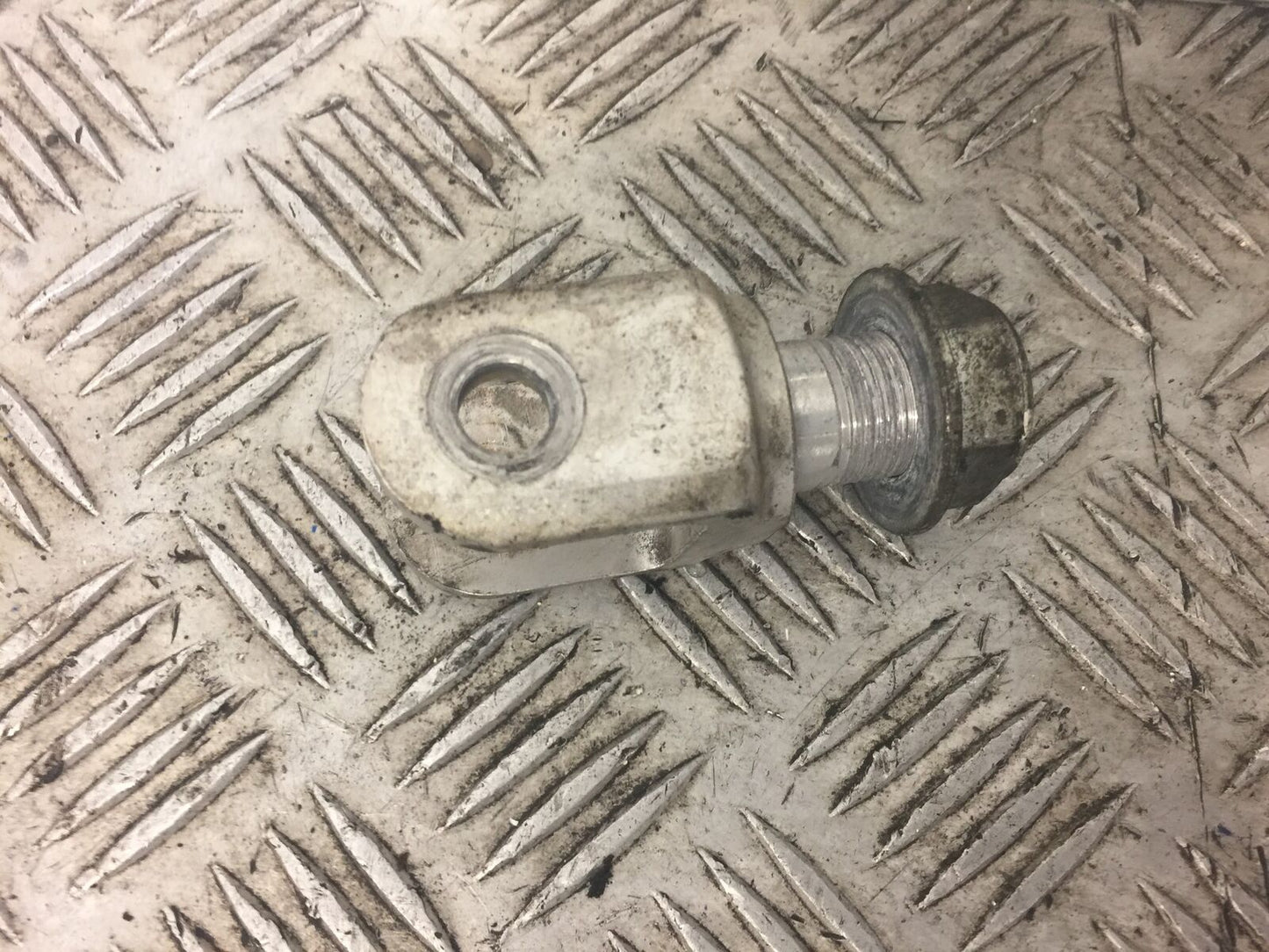 SUZUKI GSXR600 GSXR 600  K1 K2 REAR SHOCK BRACKET  YEAR 2000