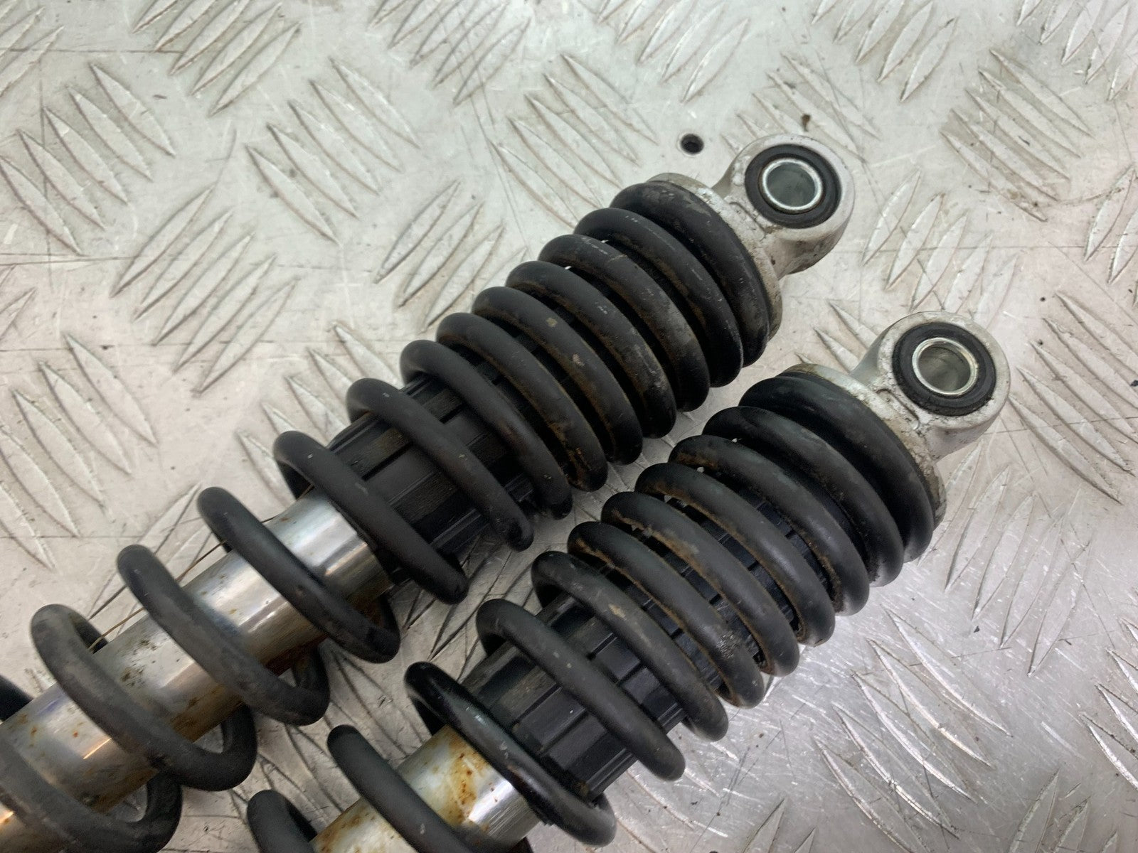 HONDA CBF125 CBF 125 REAR SHOCKS  YEAR 2009-14 (CMB1182)