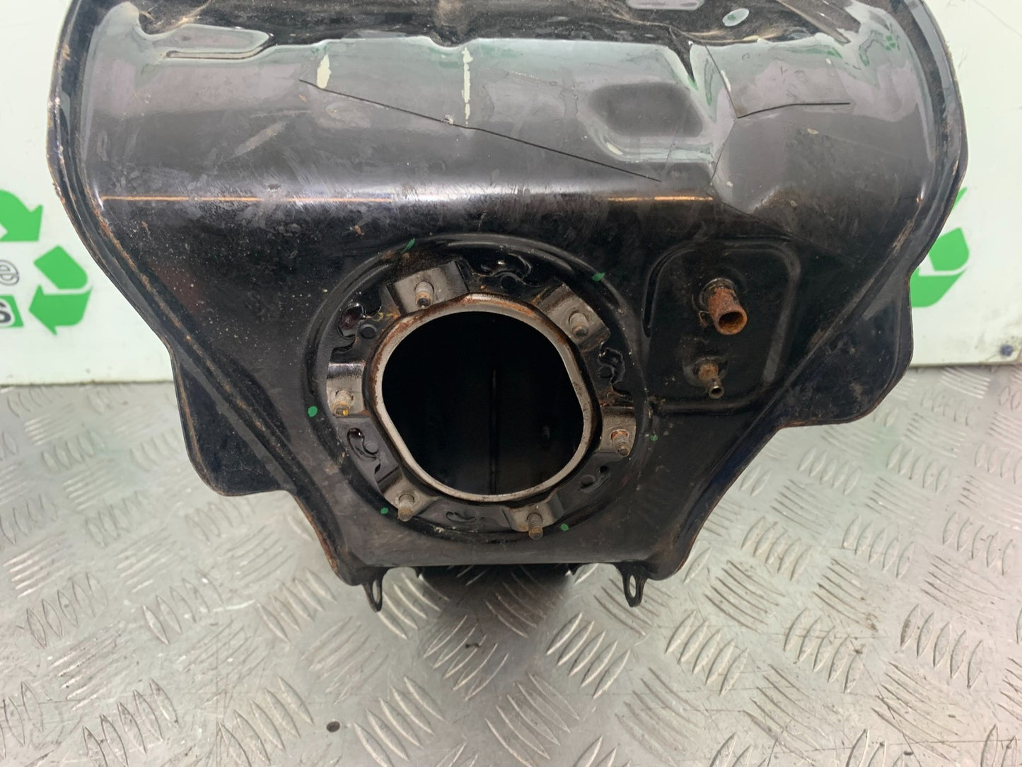 HONDA CBR1000 rr FIREBLADE PETROL TANK YEAR 2006 (CMB1220)