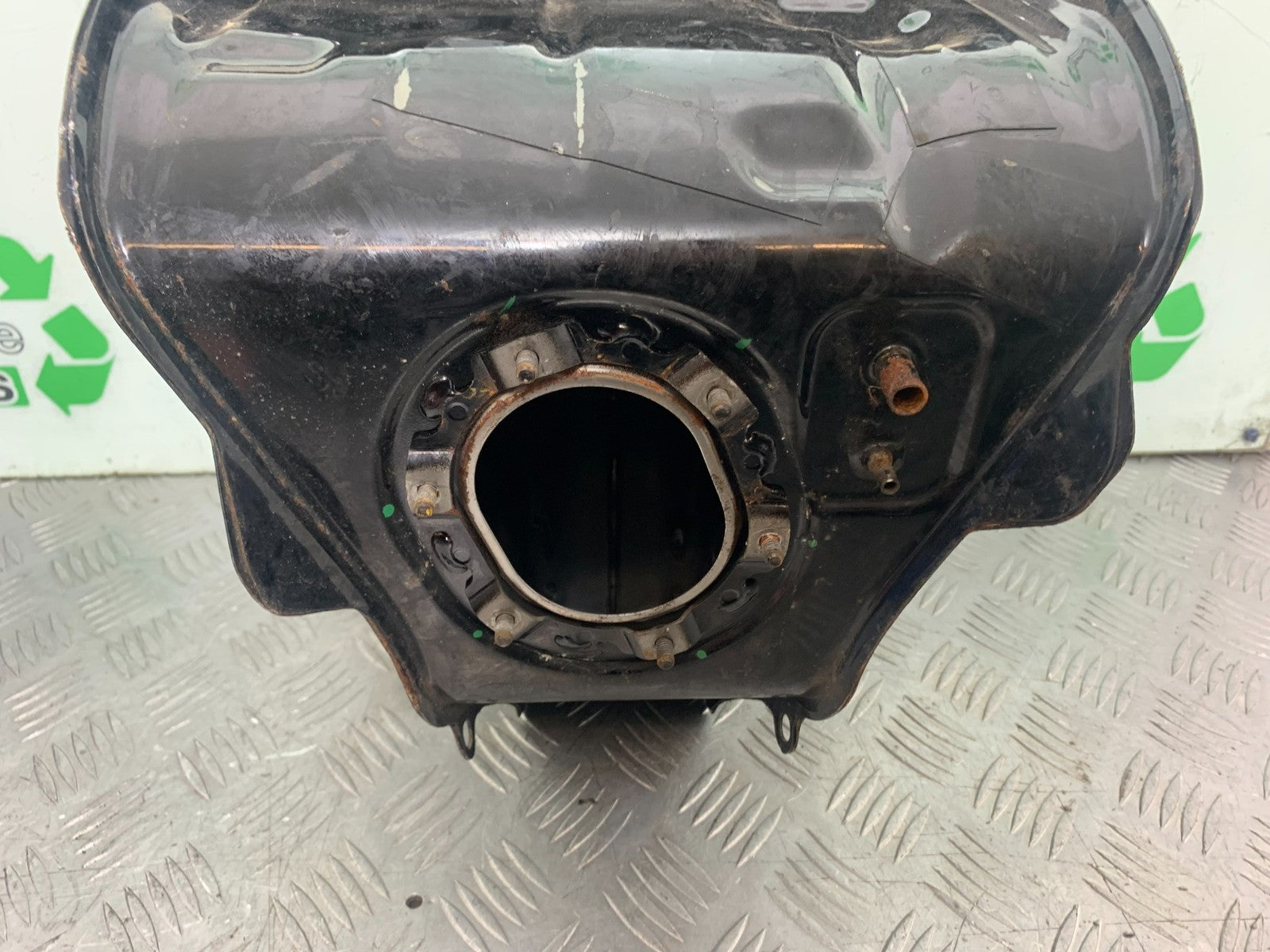 HONDA CBR1000 rr FIREBLADE PETROL TANK YEAR 2006 (CMB1220)