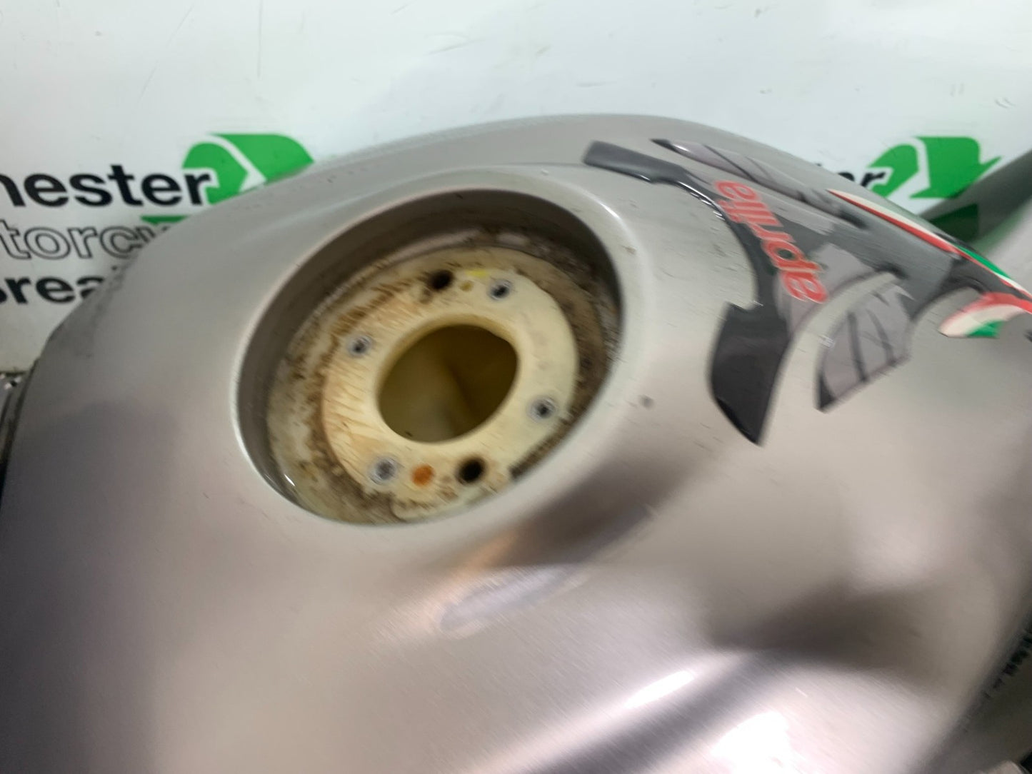 APRILIA TUONO 1000 V4 PETROL TANK  YEAR 2013-2014  (CMB1239)