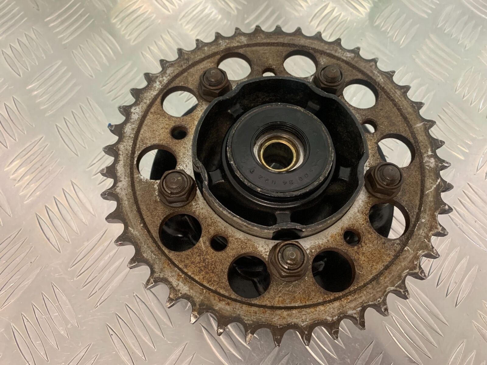 HONDA CBR1100 BLACKBIRD REAR SPROCKET CARRIER YEAR 1999-05 (STOCK 961)