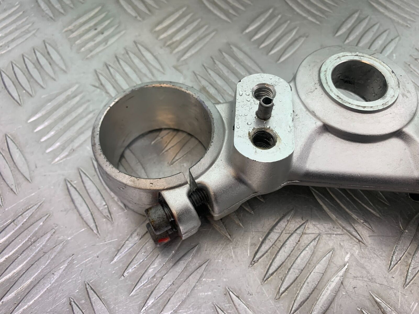 TRIUMPH TIGER 800 TOP YOKE  YEAR 2011-2014 (CMB1113)