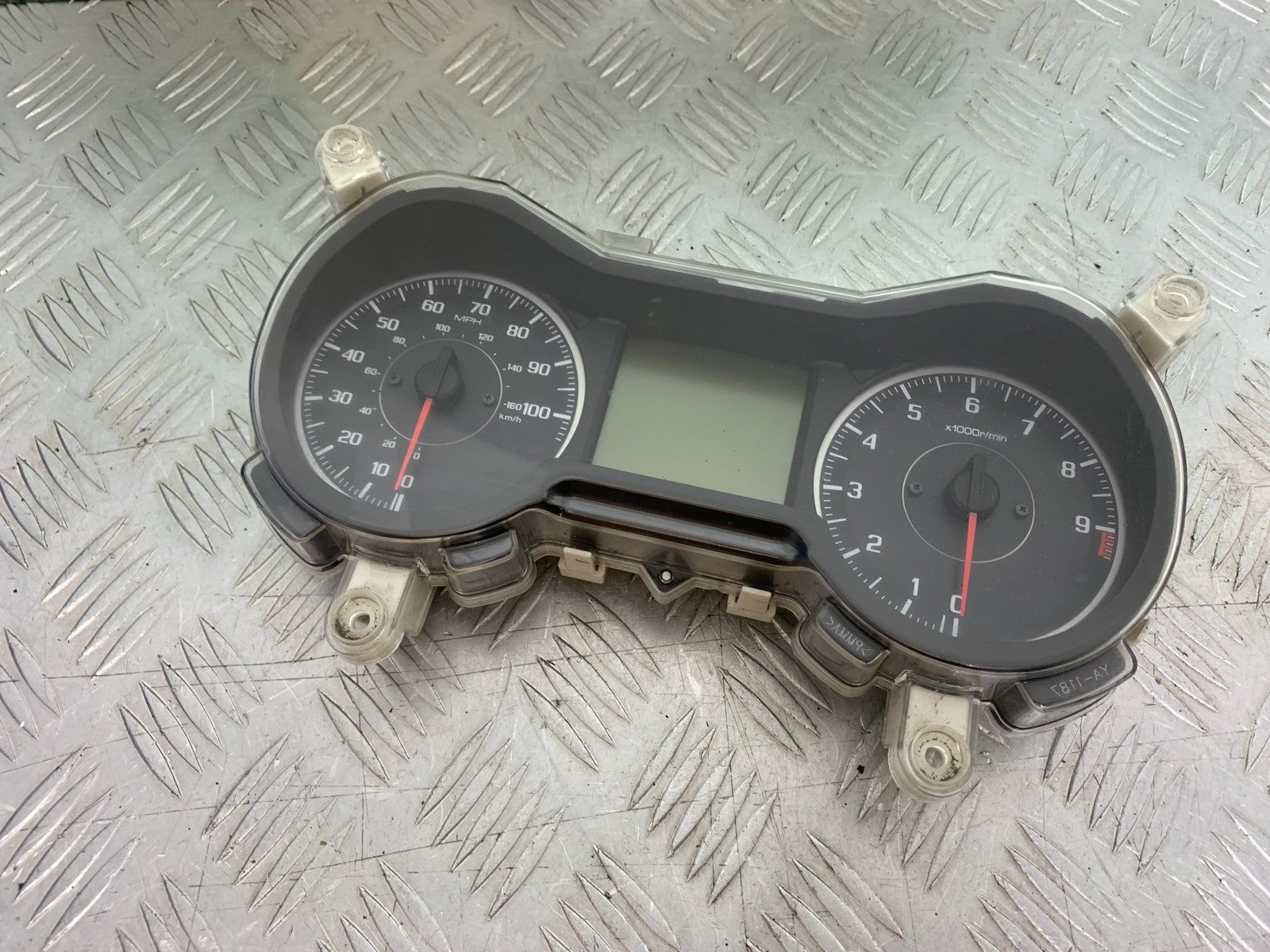 YAMAHA XMAX 300 CLOCKS SPEEDO DASH  YEAR 2017-2020 (CMB1218)