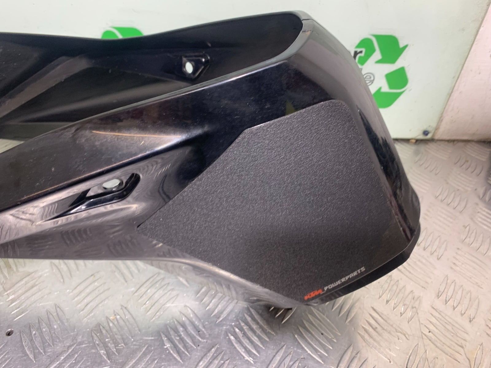 KTM 790 DUKE PETROL TANK SURROUND  YEAR 2018-2021  (CMB11150)