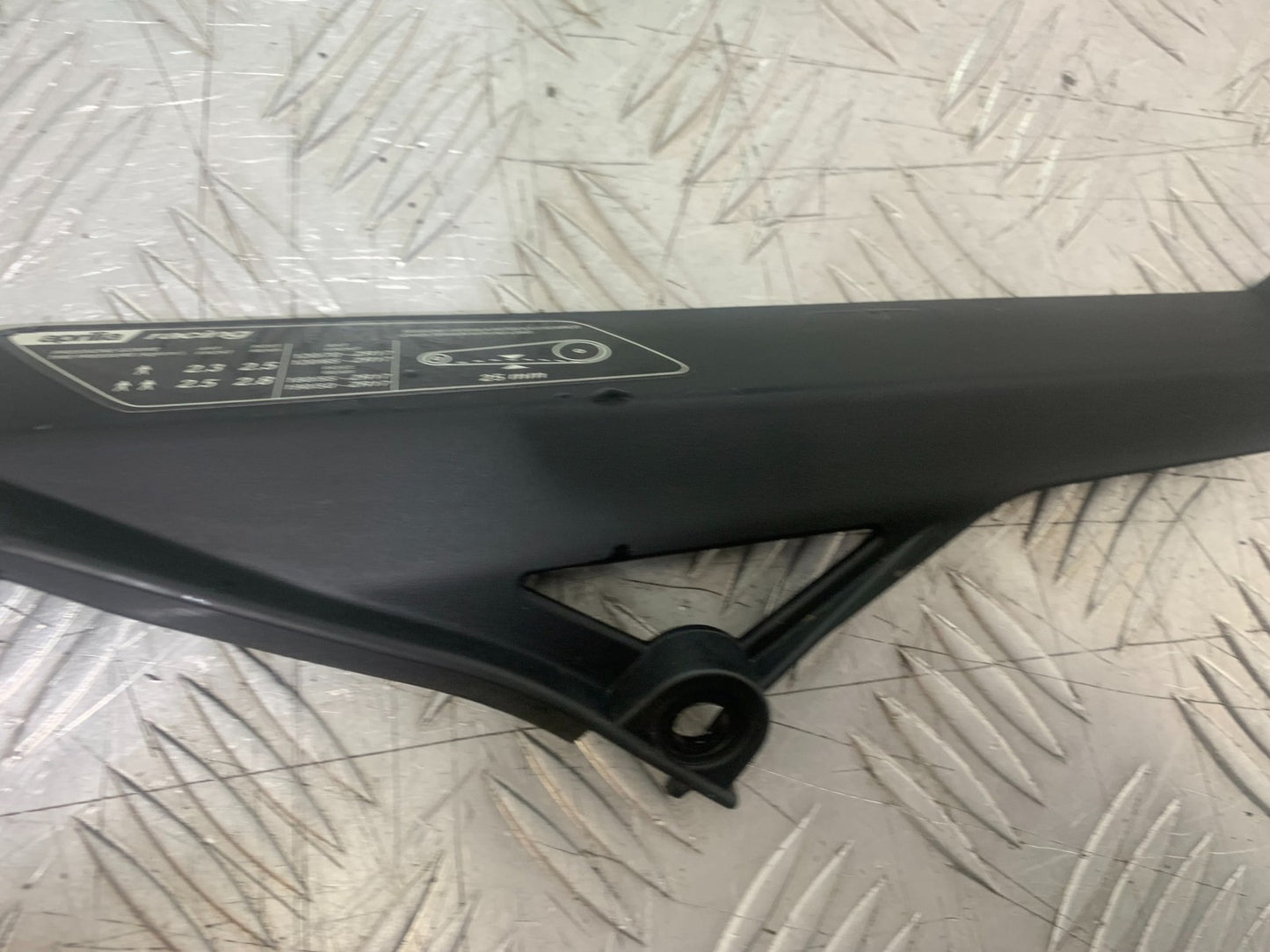 APRILIA SL750 SL 750 SHIVER CHAIN GUARD YEAR 2008-2016 (CMB1242)